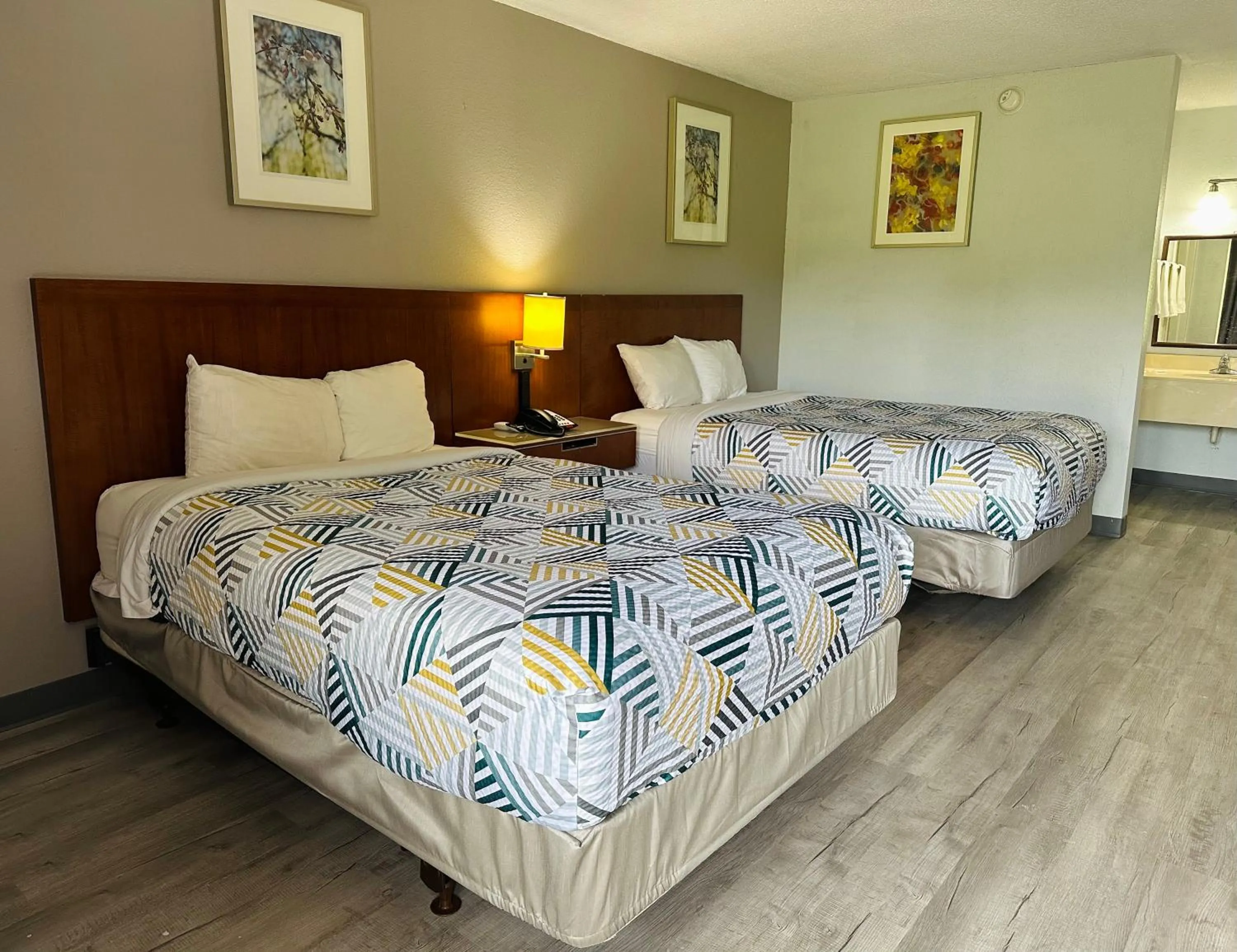 Queen Room with Two Queen Beds - Smoking in Motel 6 Forrest City AR