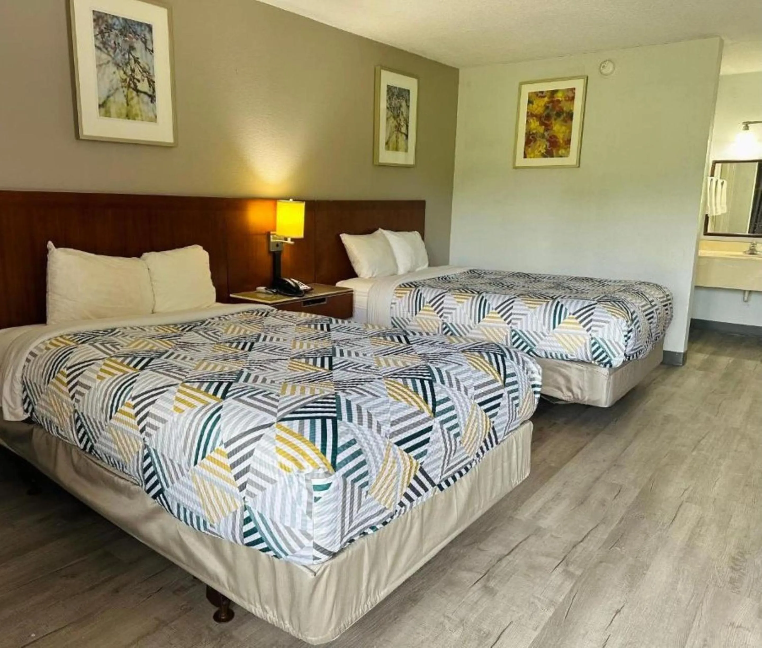 Deluxe Queen Room with Two Queen Beds - Non-Smoking in Motel 6 Forrest City AR