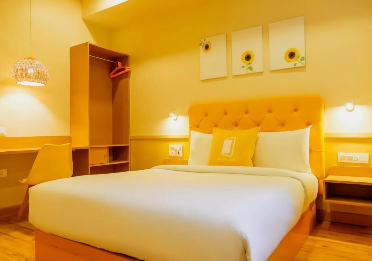 Standard Queen Room - single occupancy in Bloom Hotel - Worli