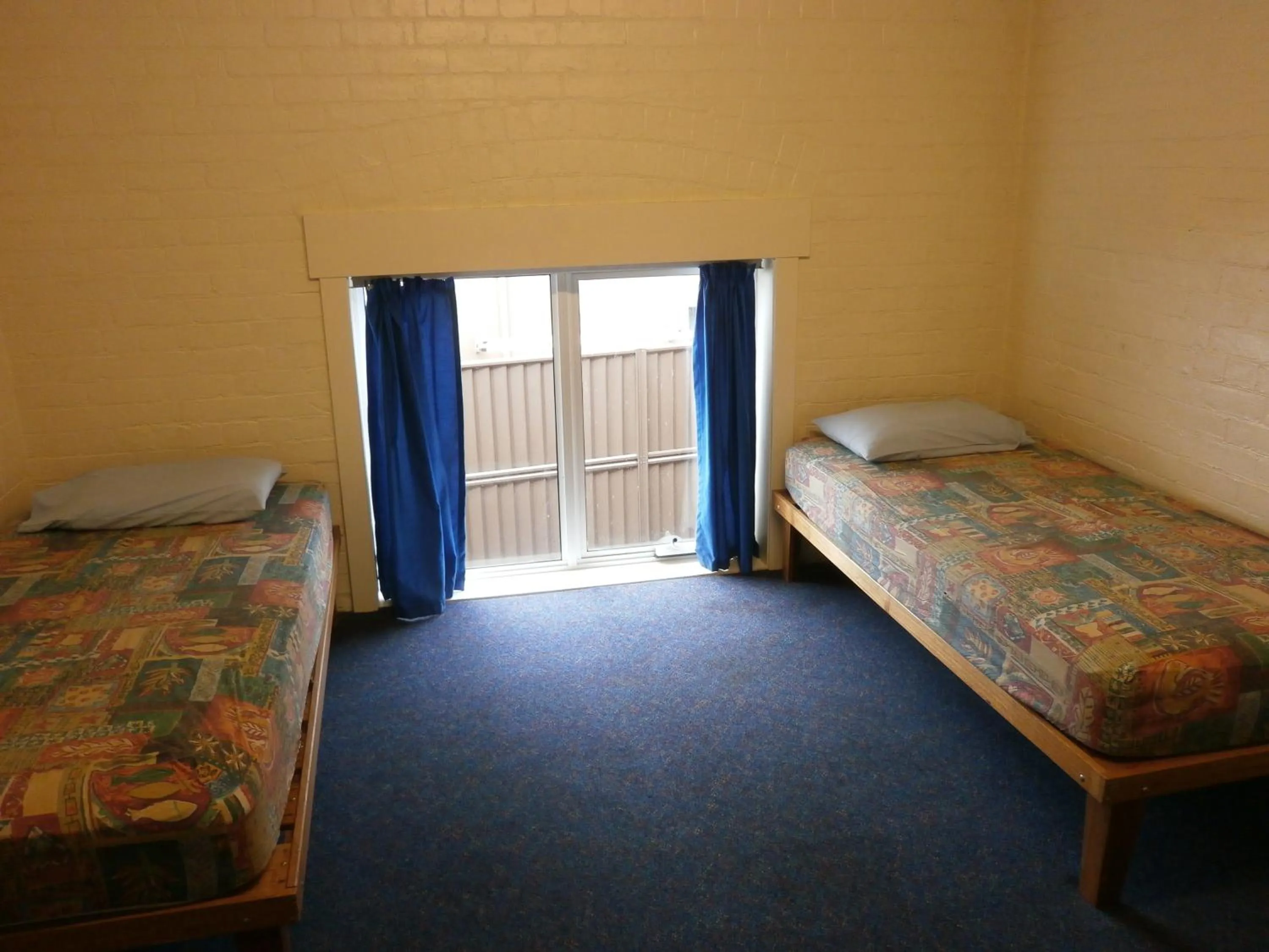 Twin Room with Shared Bathroom in Launceston Backpackers