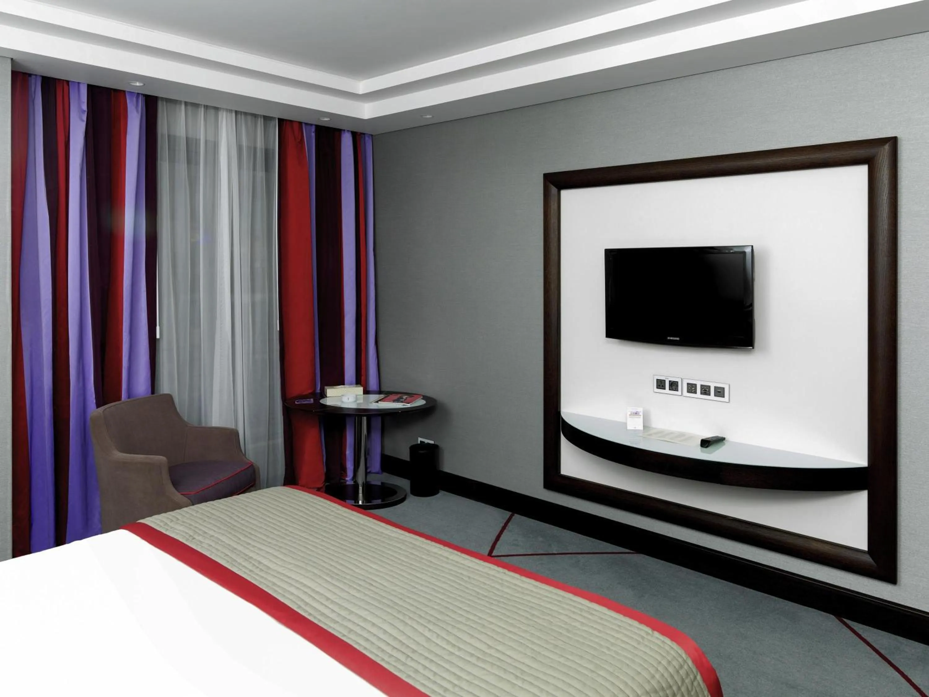 Luxury King Room in Sofitel Beirut Le Gabriel