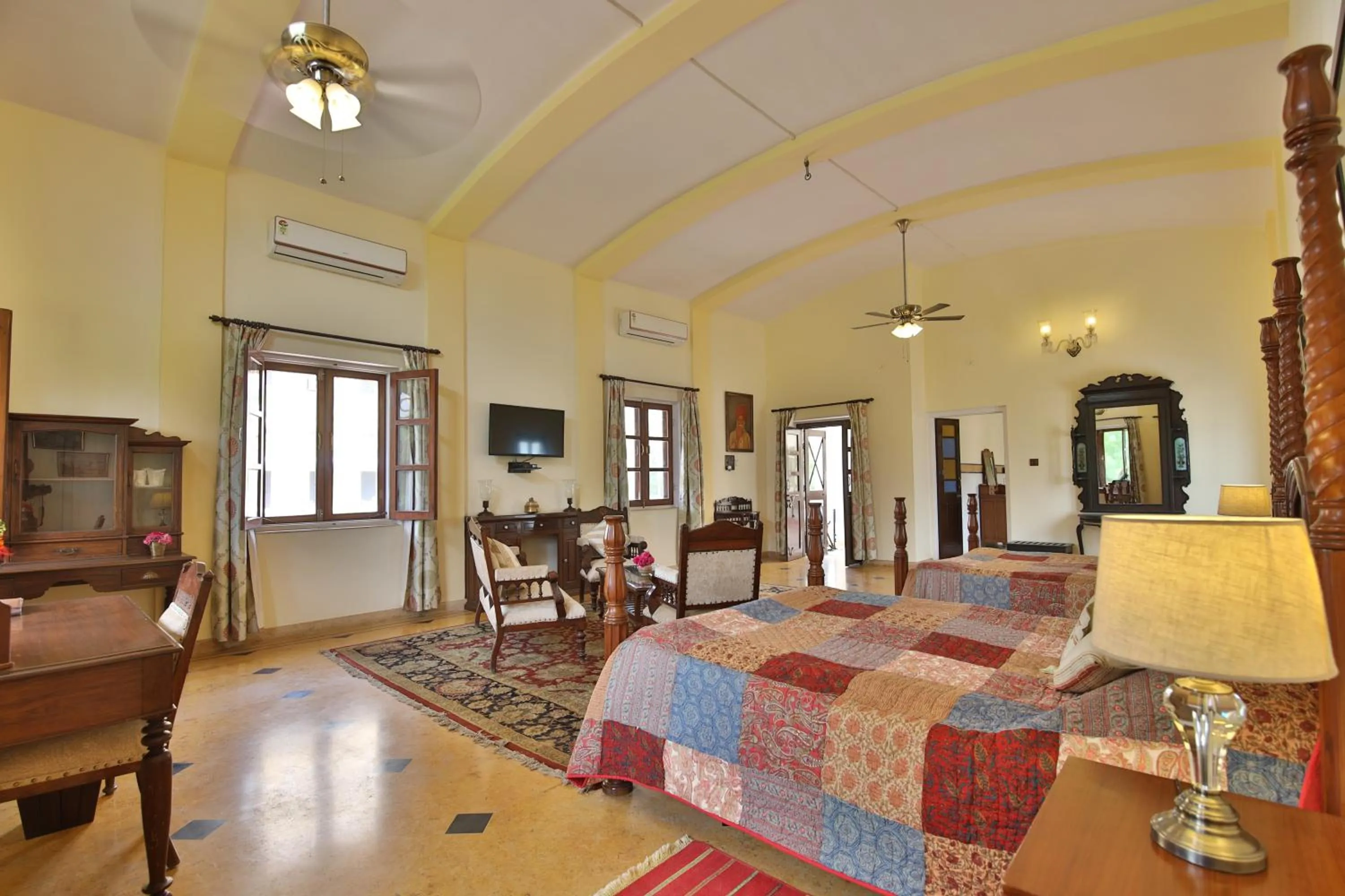 Suite with Pool View in Roop Niwas Kothi, Near Mandawa