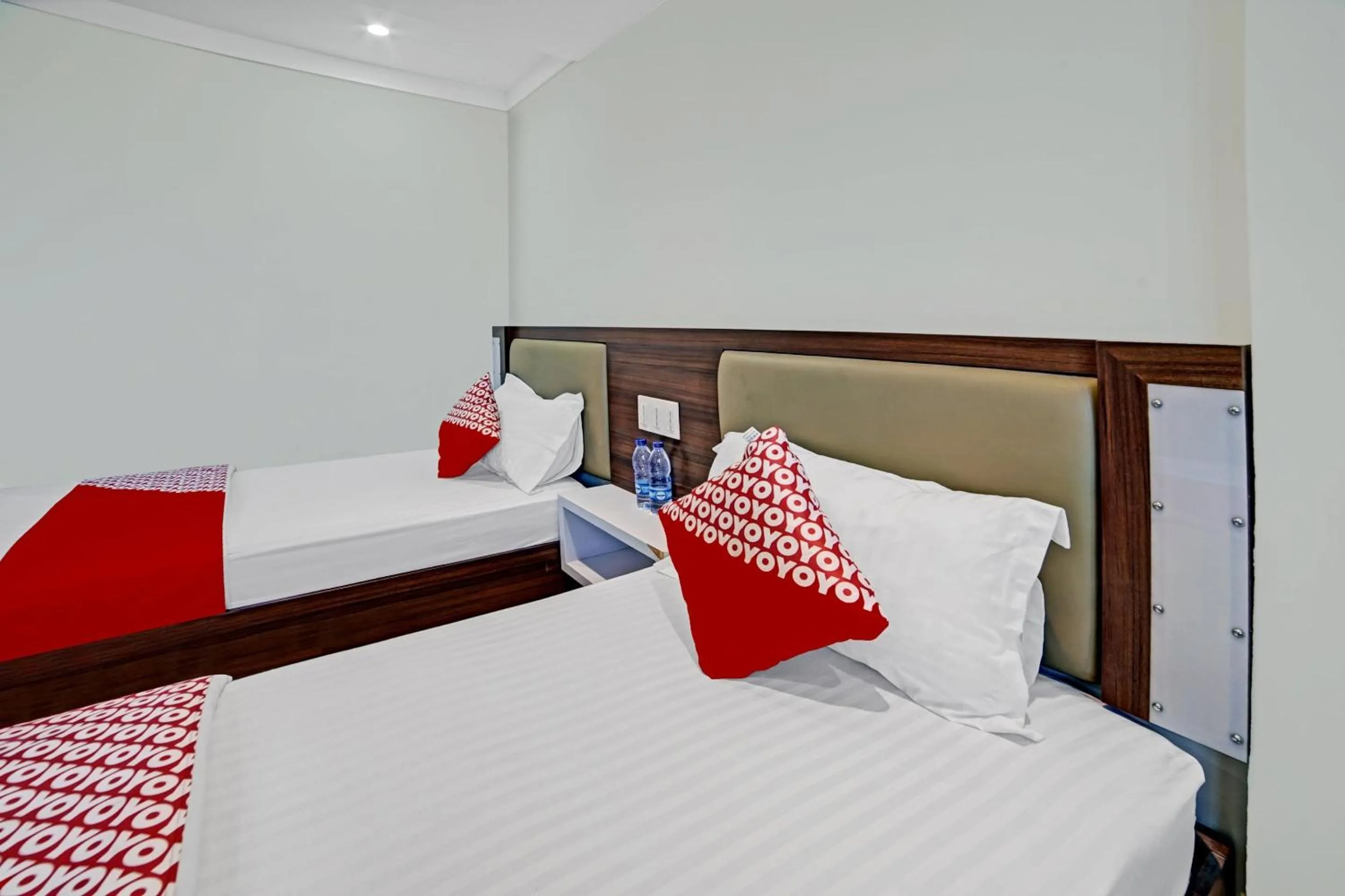 Superior Twin Room in Hotel O Wisma Kuta Karang Baru