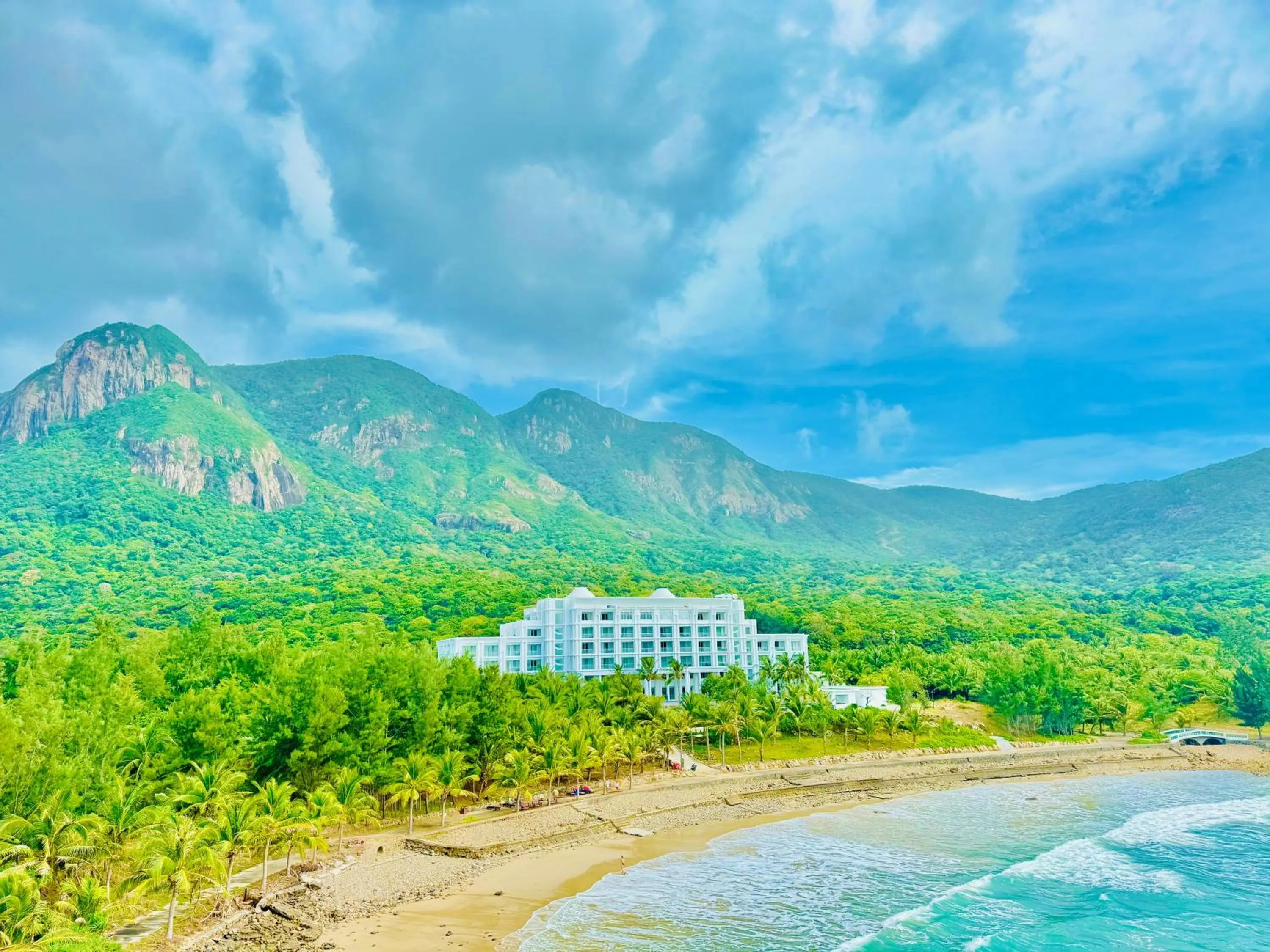 Orson Hotel & Resort Con Dao