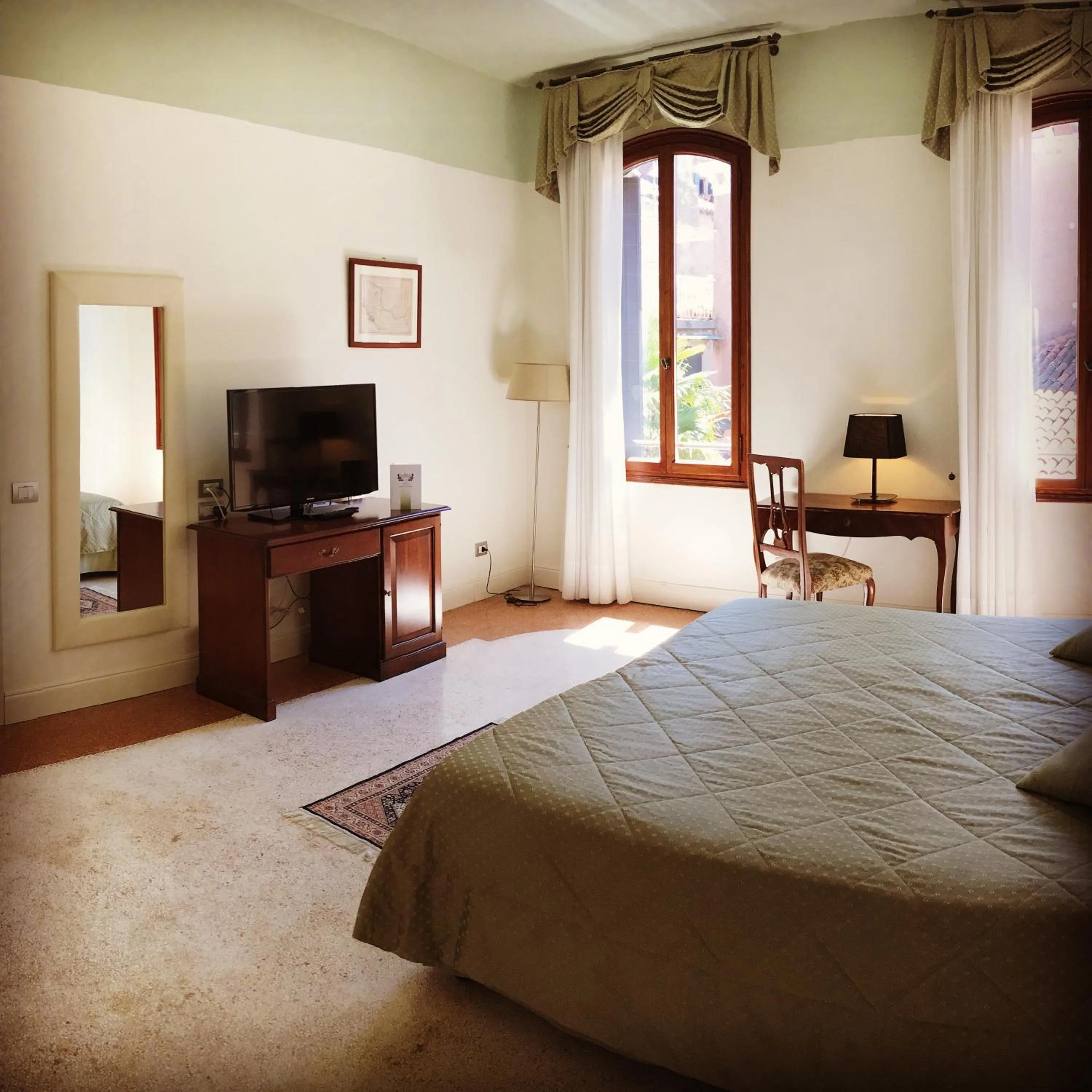 Superior Double or Twin Room in Hotel Sant'Antonin