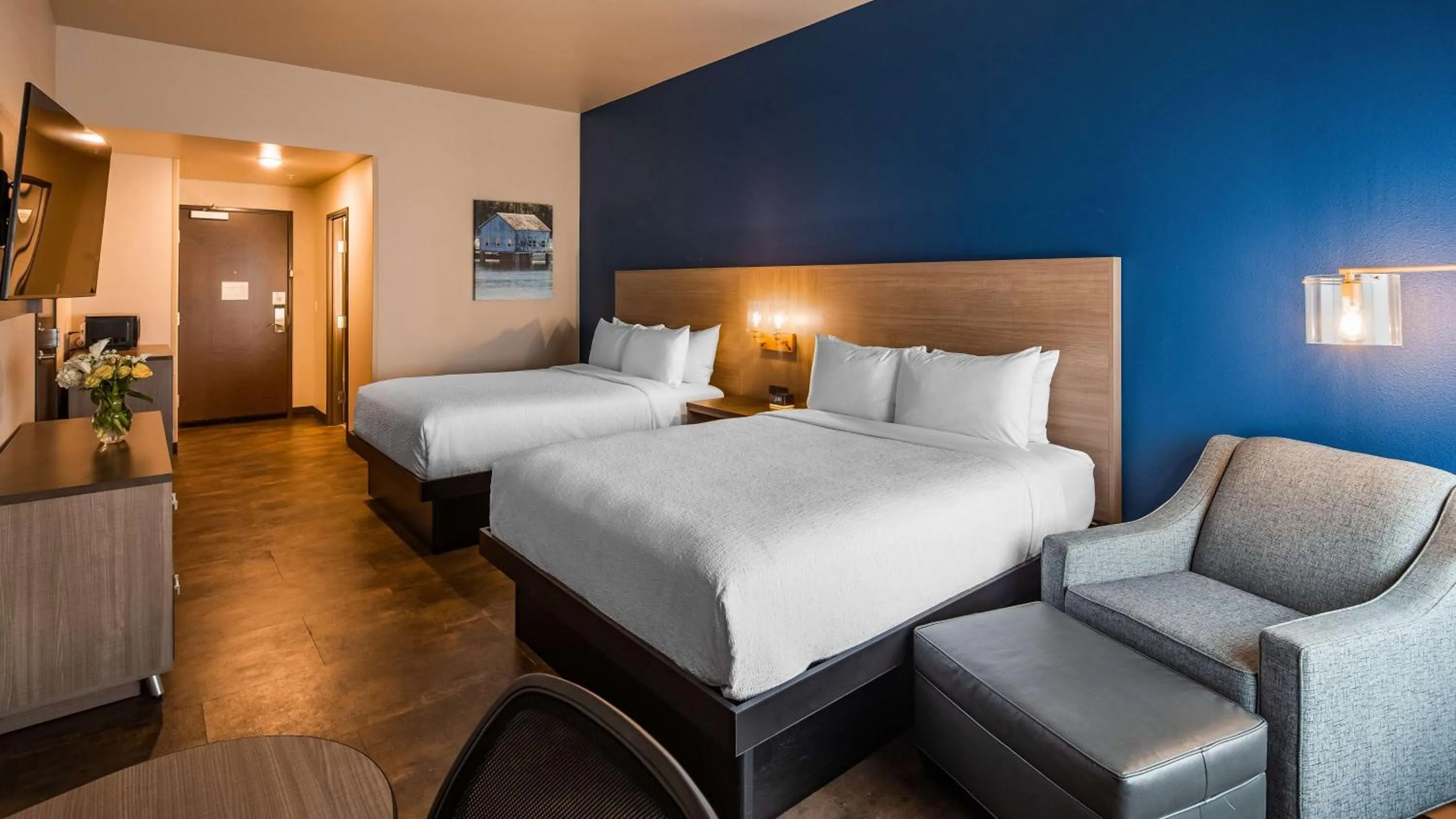 Queen Room with Two Queen Beds and Mobility Accessible Tub in The Forge Hotel BW Signature Collection