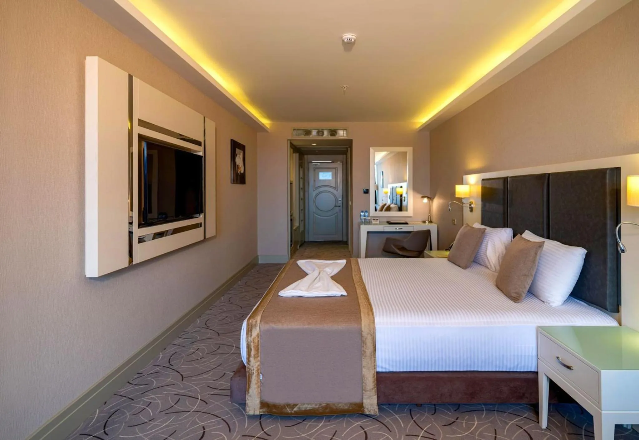 Superior Single Room with Lake View in The Conforium Hotel Van