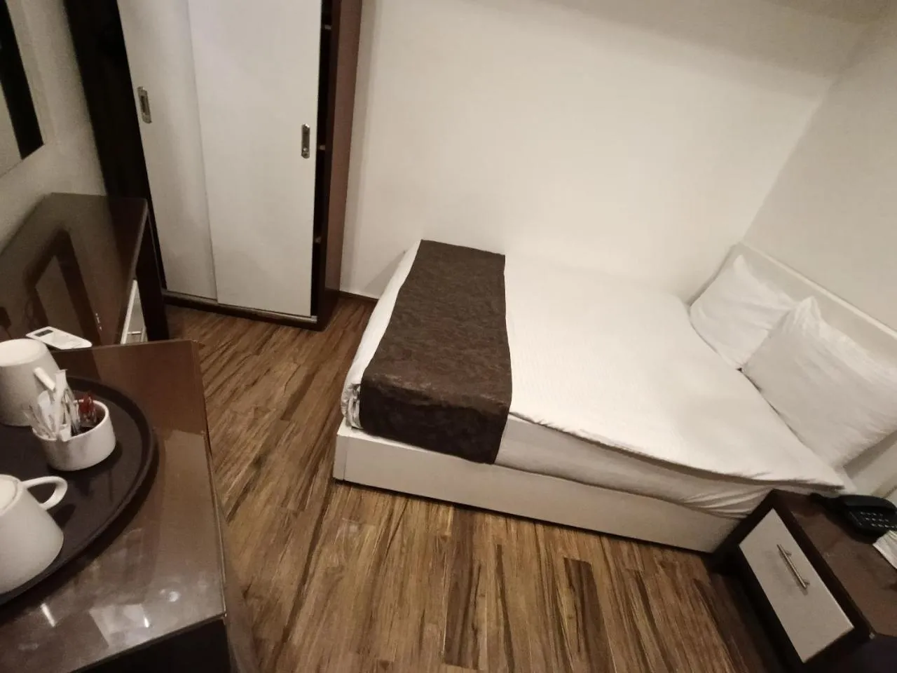 Deluxe Single Room - single occupancy in Museum Plaza