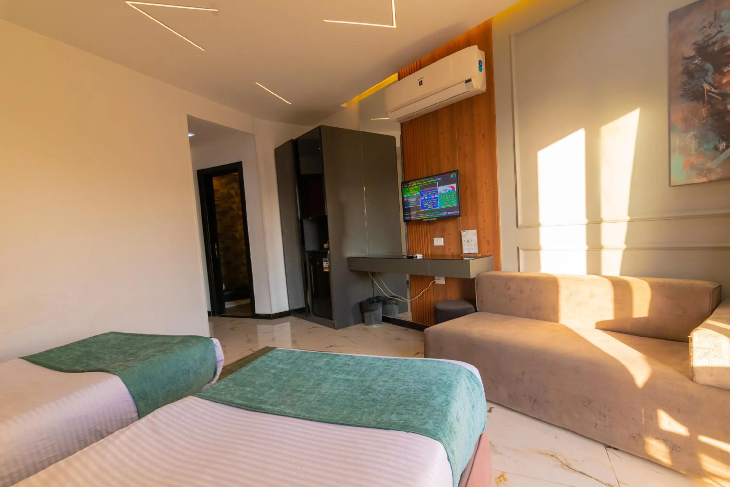 Superior Double or Twin Room with City View - single occupancy in Museum Plaza