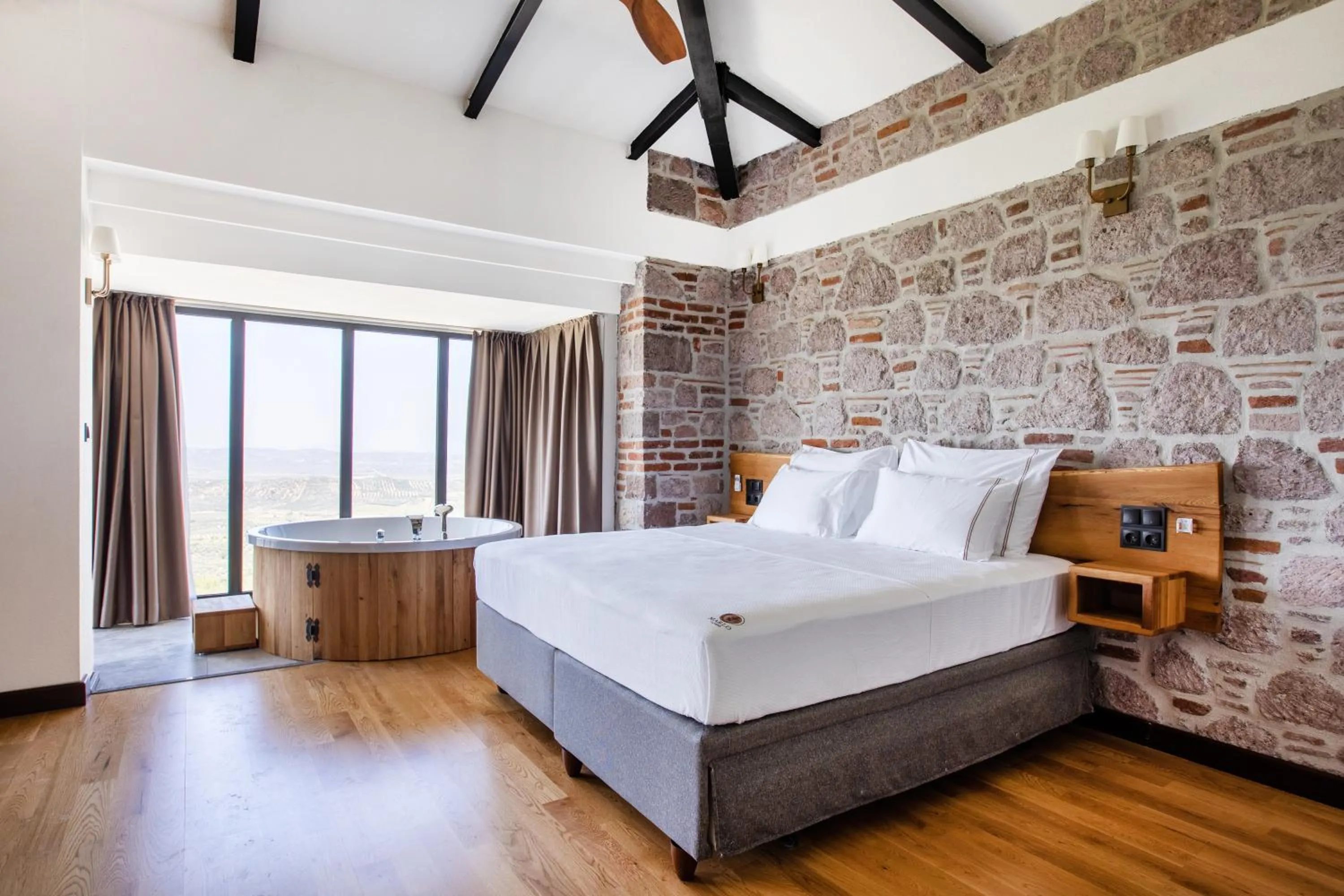 Exclusive Suite with Hot Tub in Marlo Ayvalık 12 Plus Adult Only