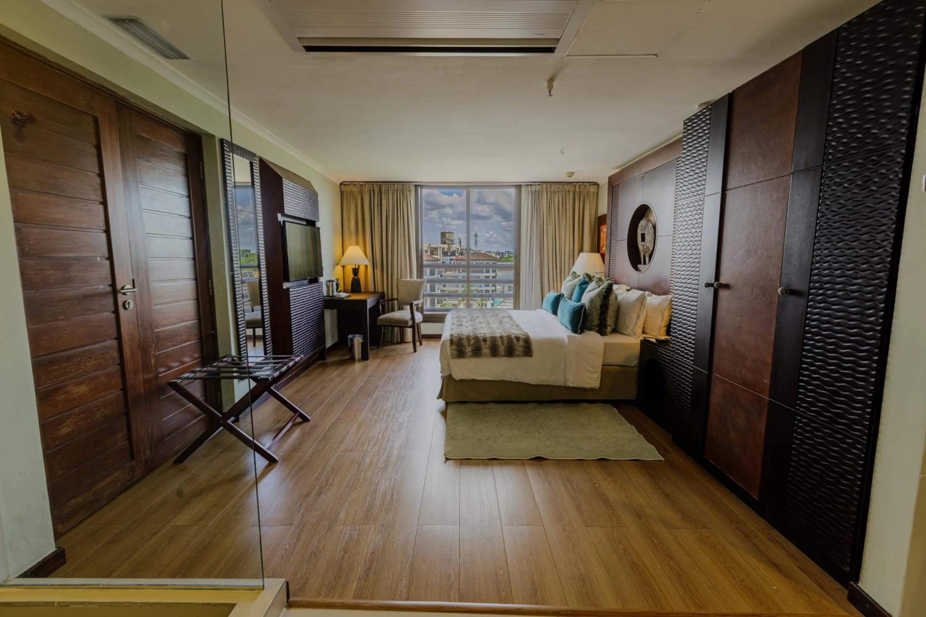 Junior Suite in Sea Cliff Hotel