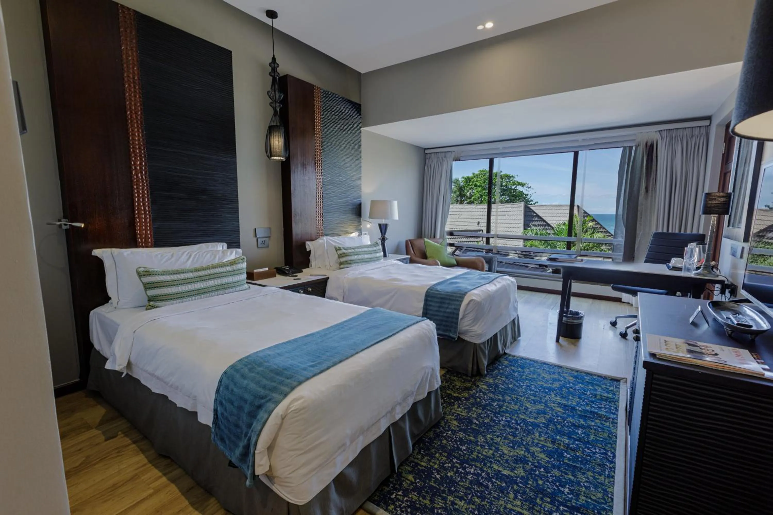 Deluxe Twin Room with Sea View in Sea Cliff Hotel