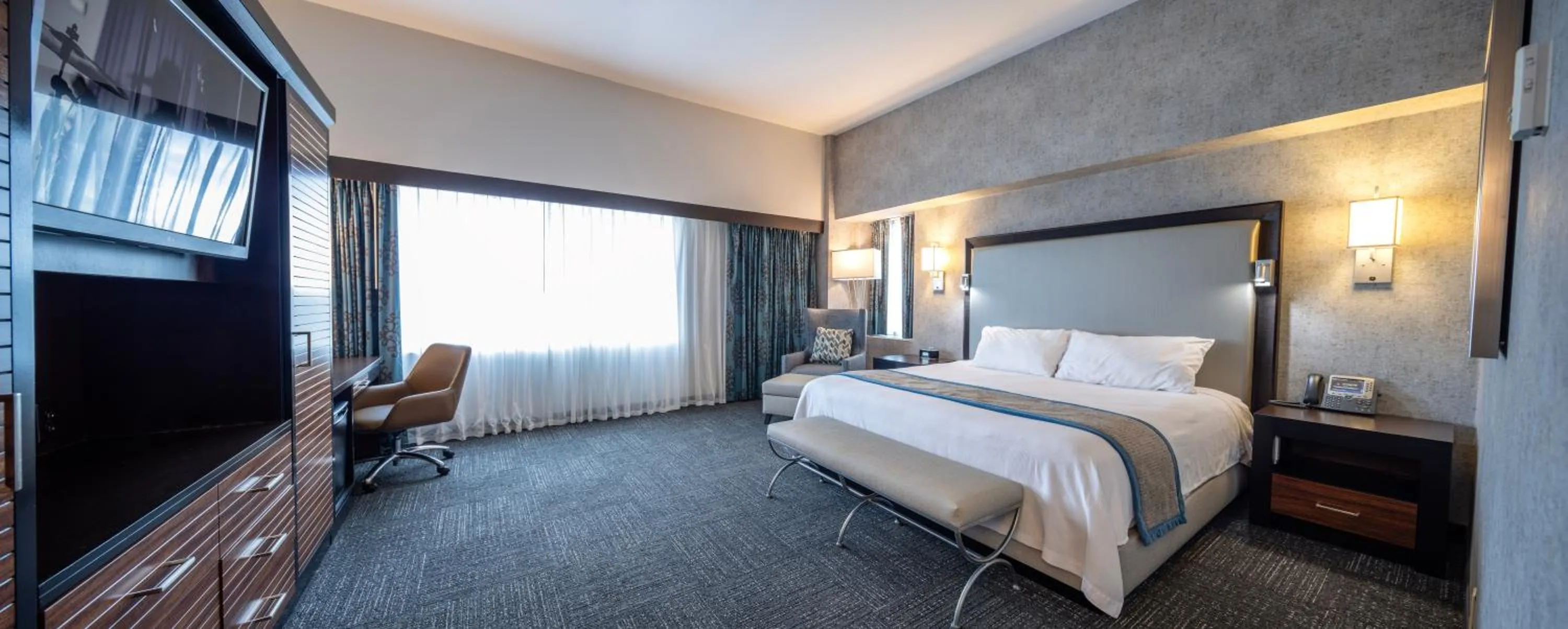 Deluxe Room in Akwesasne Mohawk Casino Resort and Players Inn Hotel -formerly Comfort Inn and Suites Hogansburg NY