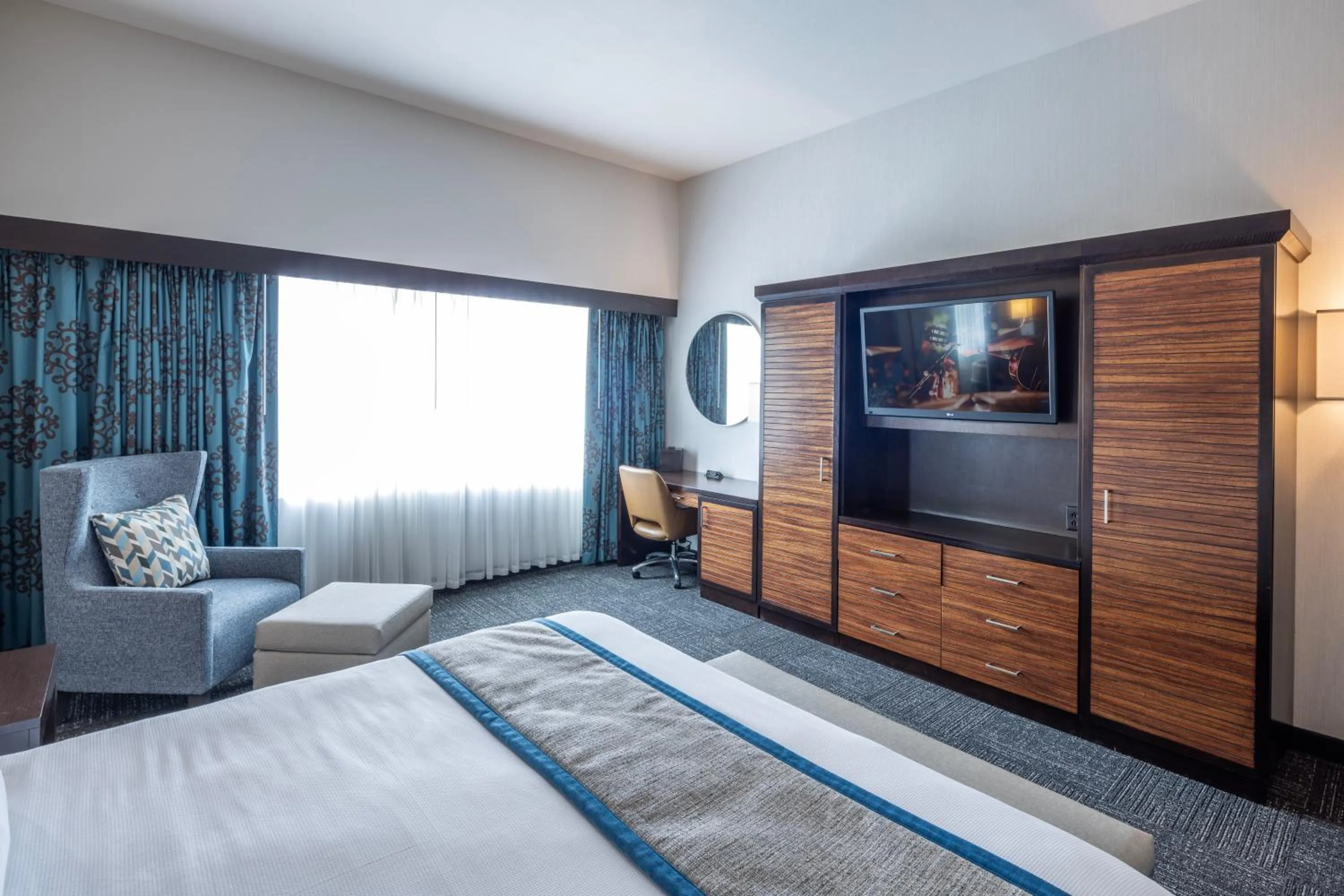 Junior Suite in Akwesasne Mohawk Casino Resort and Players Inn Hotel -formerly Comfort Inn and Suites Hogansburg NY