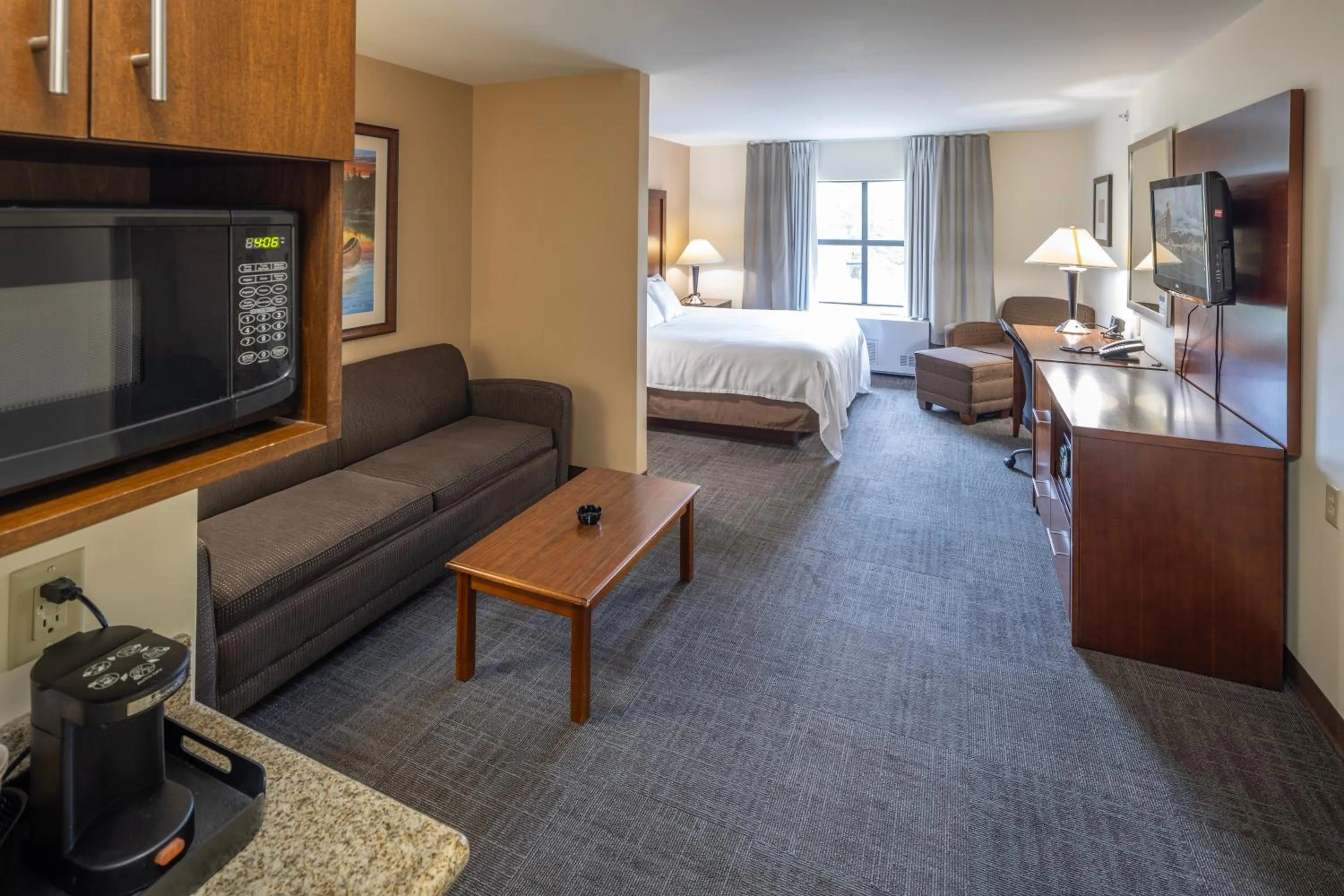 Player's Inn King Deluxe Plus in Akwesasne Mohawk Casino Resort and Players Inn Hotel -formerly Comfort Inn and Suites Hogansburg NY