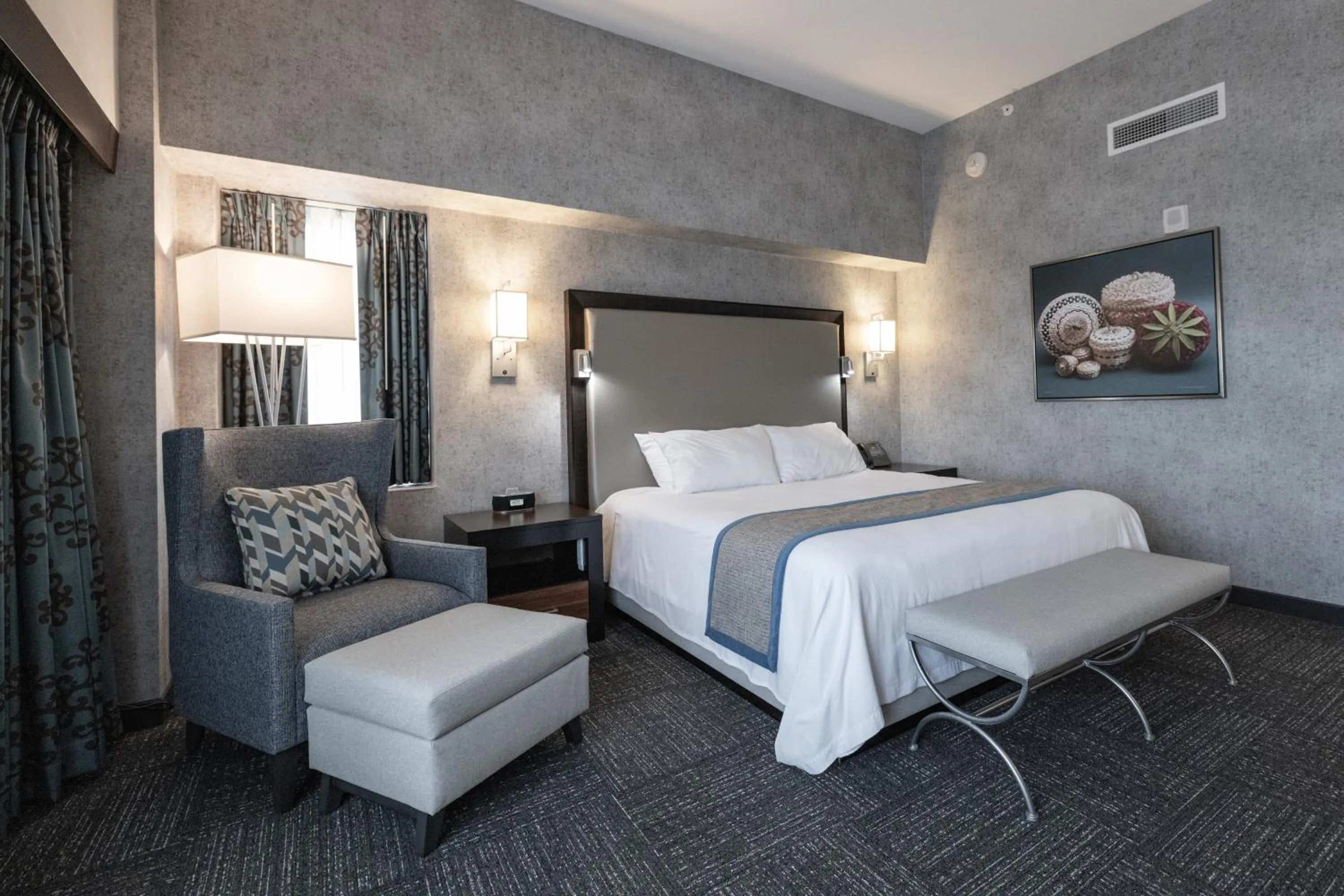 Superior King Room in Akwesasne Mohawk Casino Resort and Players Inn Hotel -formerly Comfort Inn and Suites Hogansburg NY