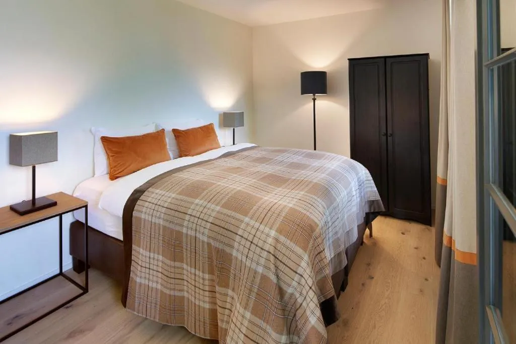 Double Room with Balcony, Eiger View and separate Bathroom in Eiger View Alpine Lodge