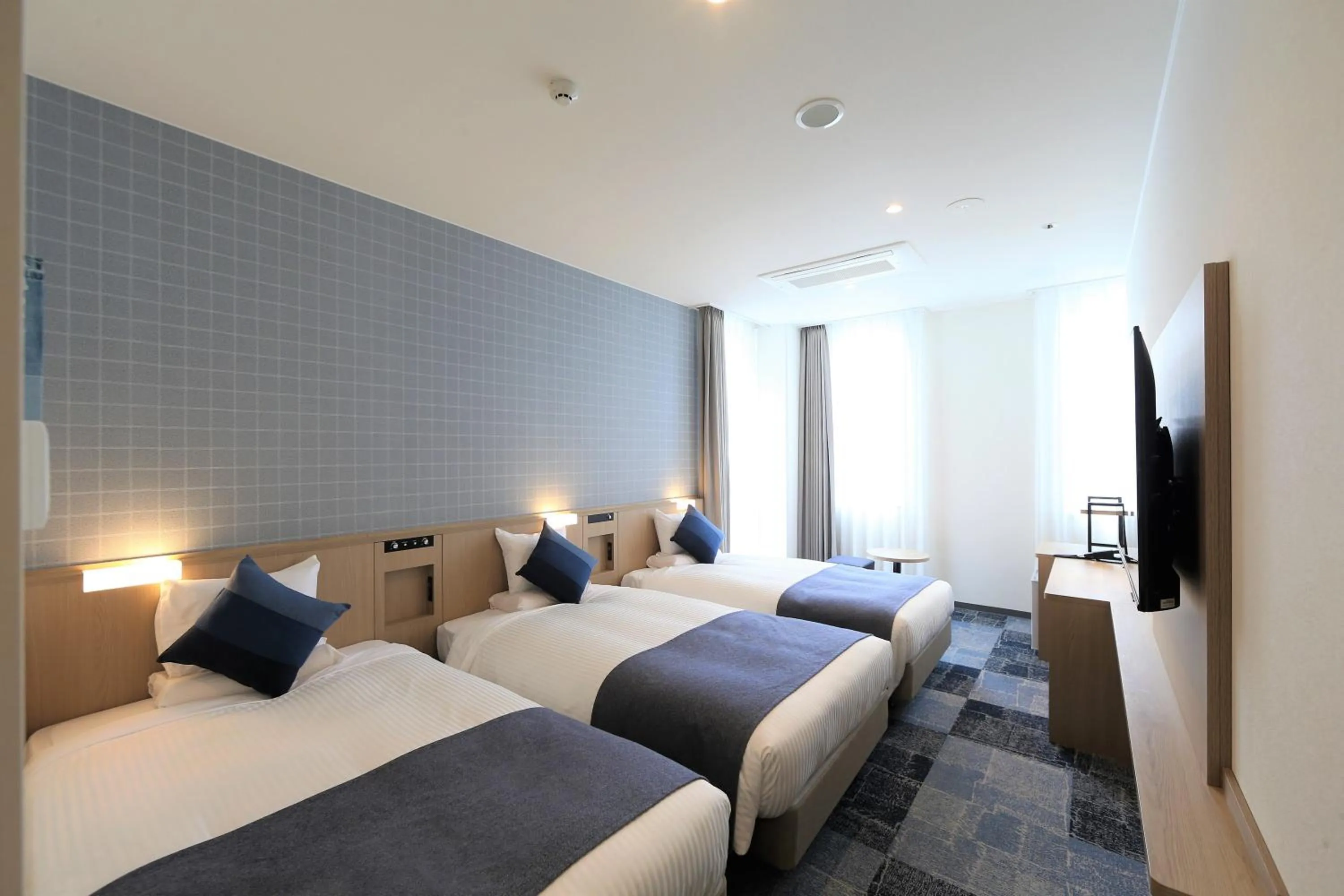 Deluxe Triple Room - Non-Smoking in HOTEL MYSTAYS Okayama