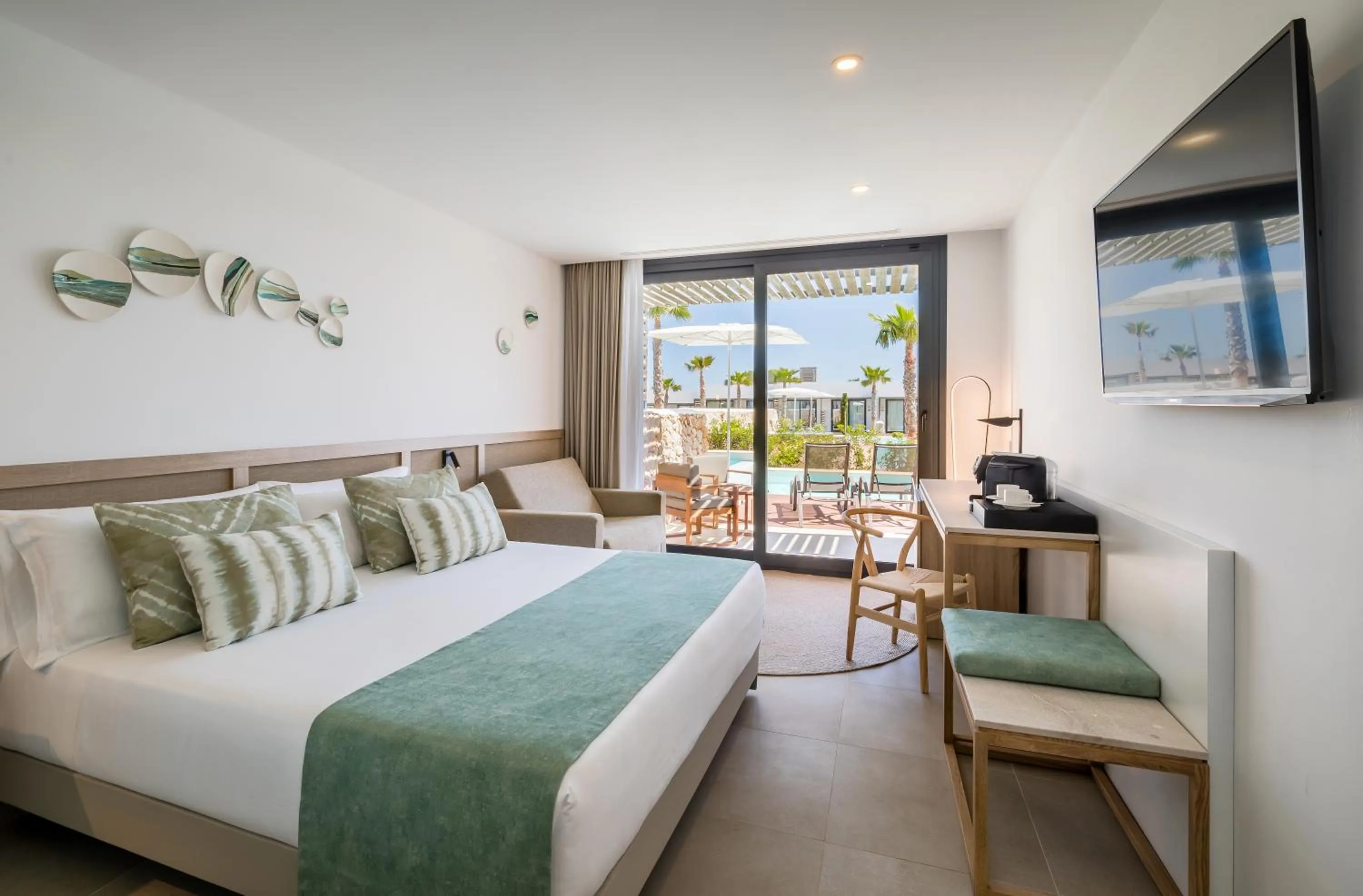 Junior Suite with Semi-Private Pool in Barceló Nura