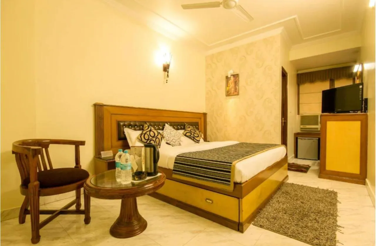 Deluxe Double Room in The C Park Inn Karol Bagh Homely Atmosphere