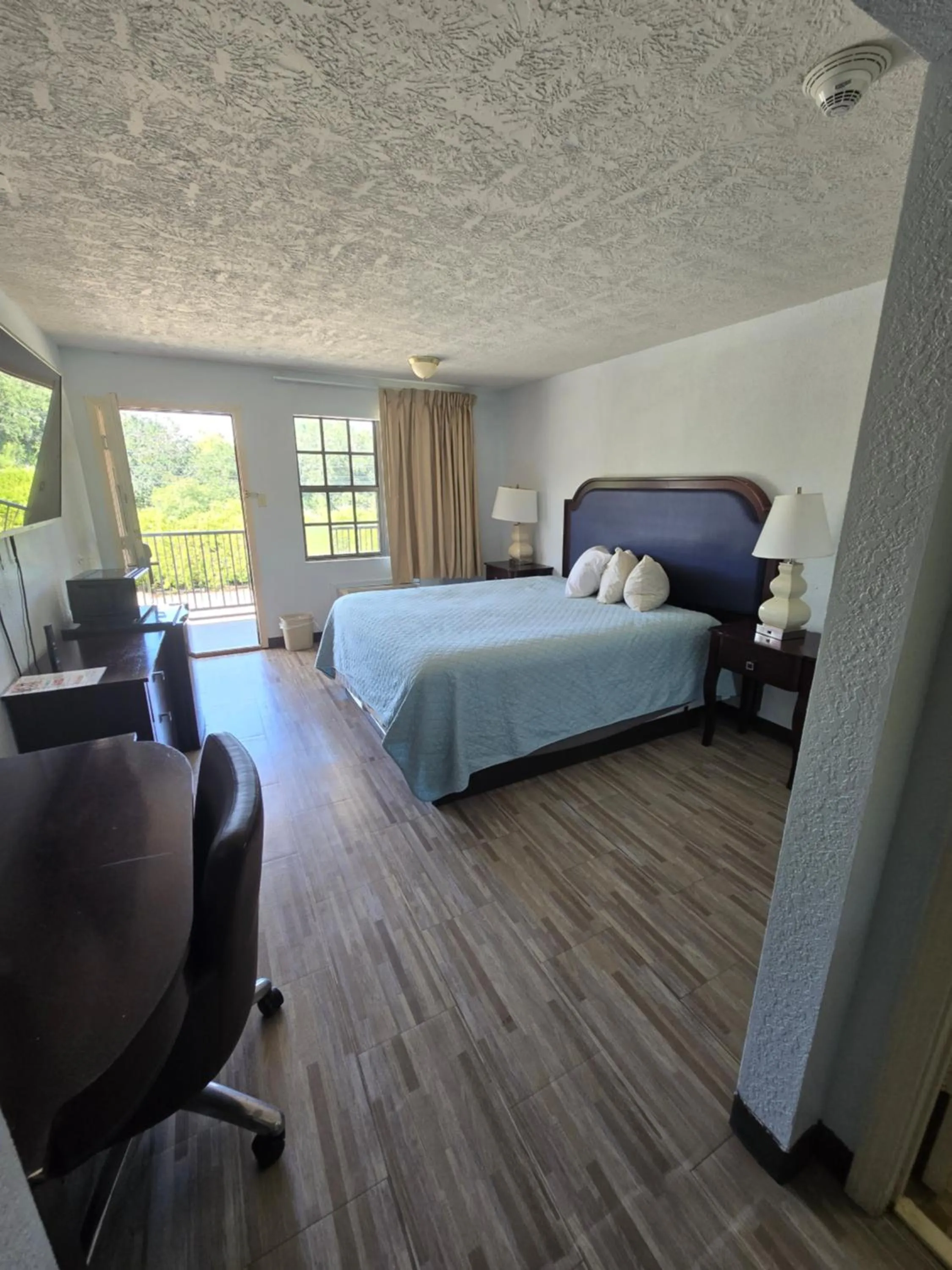 Single Room - single occupancy - Smoking in Best Price Motel & Suites