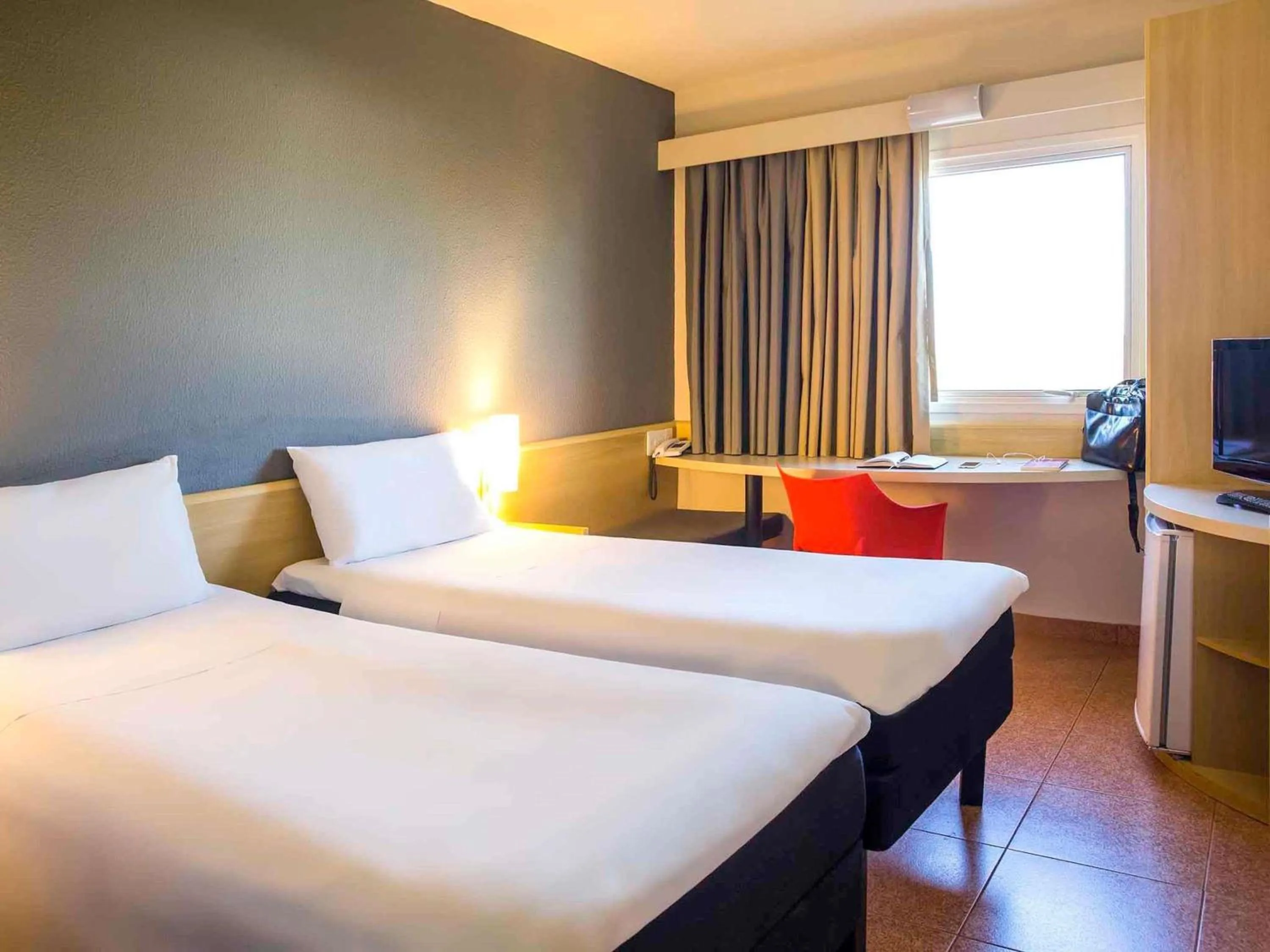 Twin Room in ibis Araçatuba