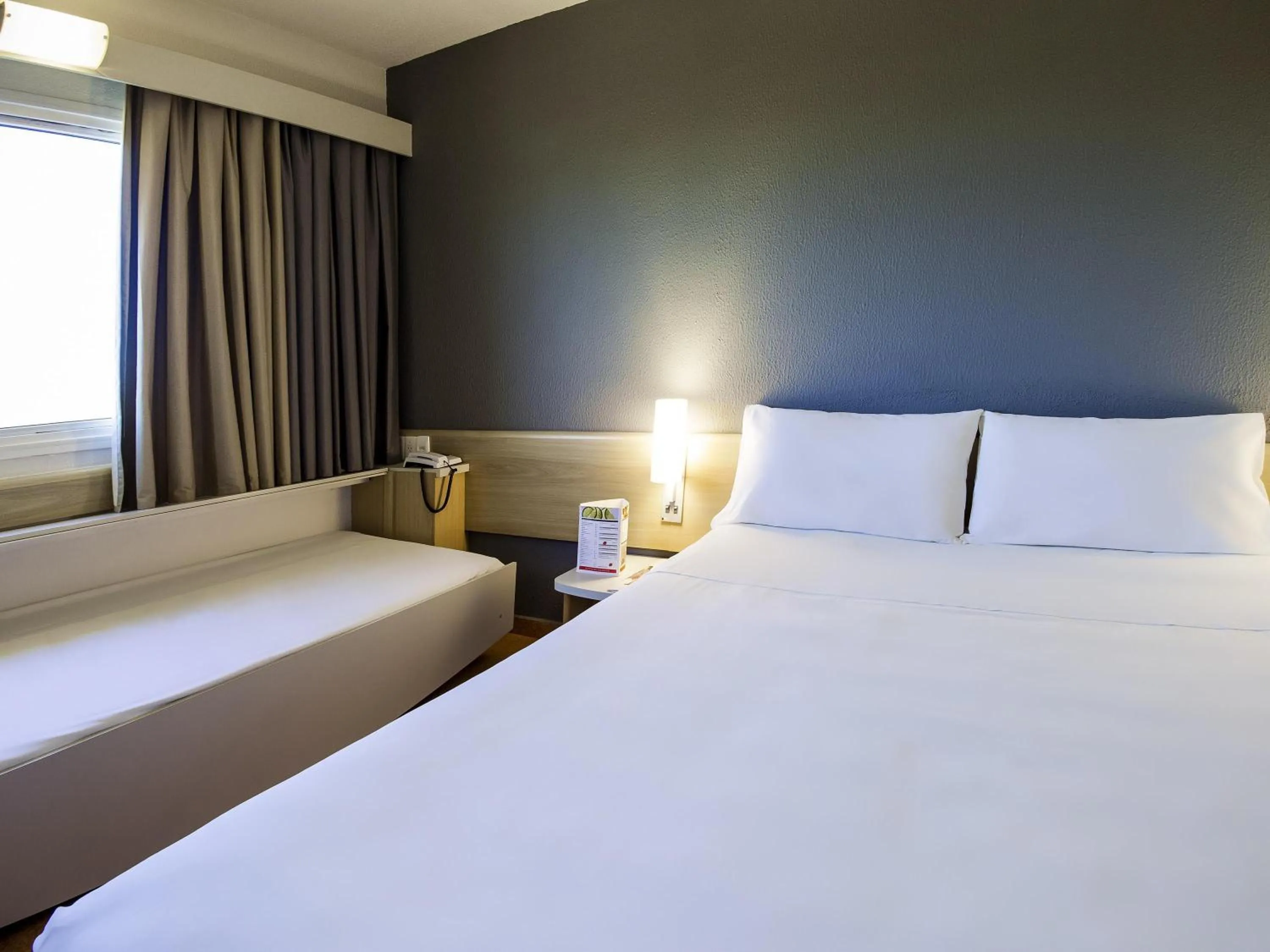 Double Room with Extra Child Bed in ibis Araçatuba