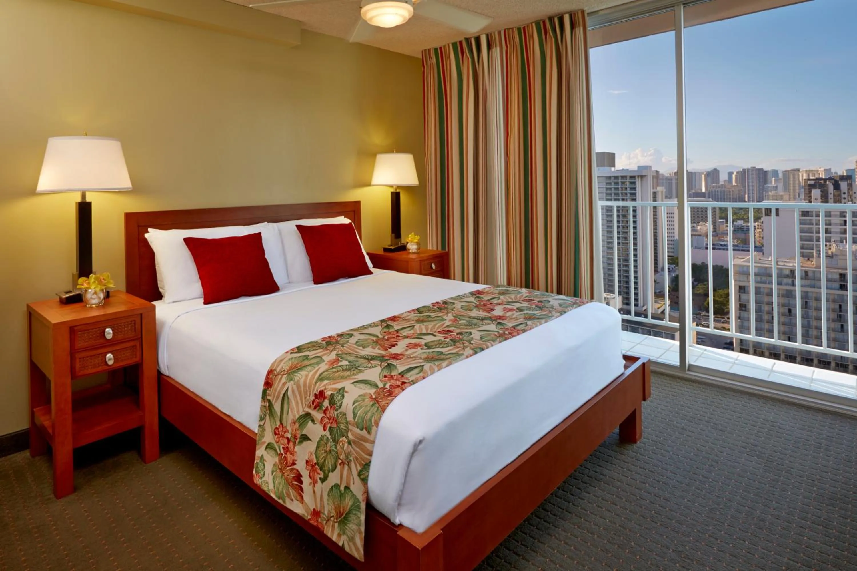 Partial Ocean View One Bedroom Suite with One Queen Bed in Pacific Monarch Hotel