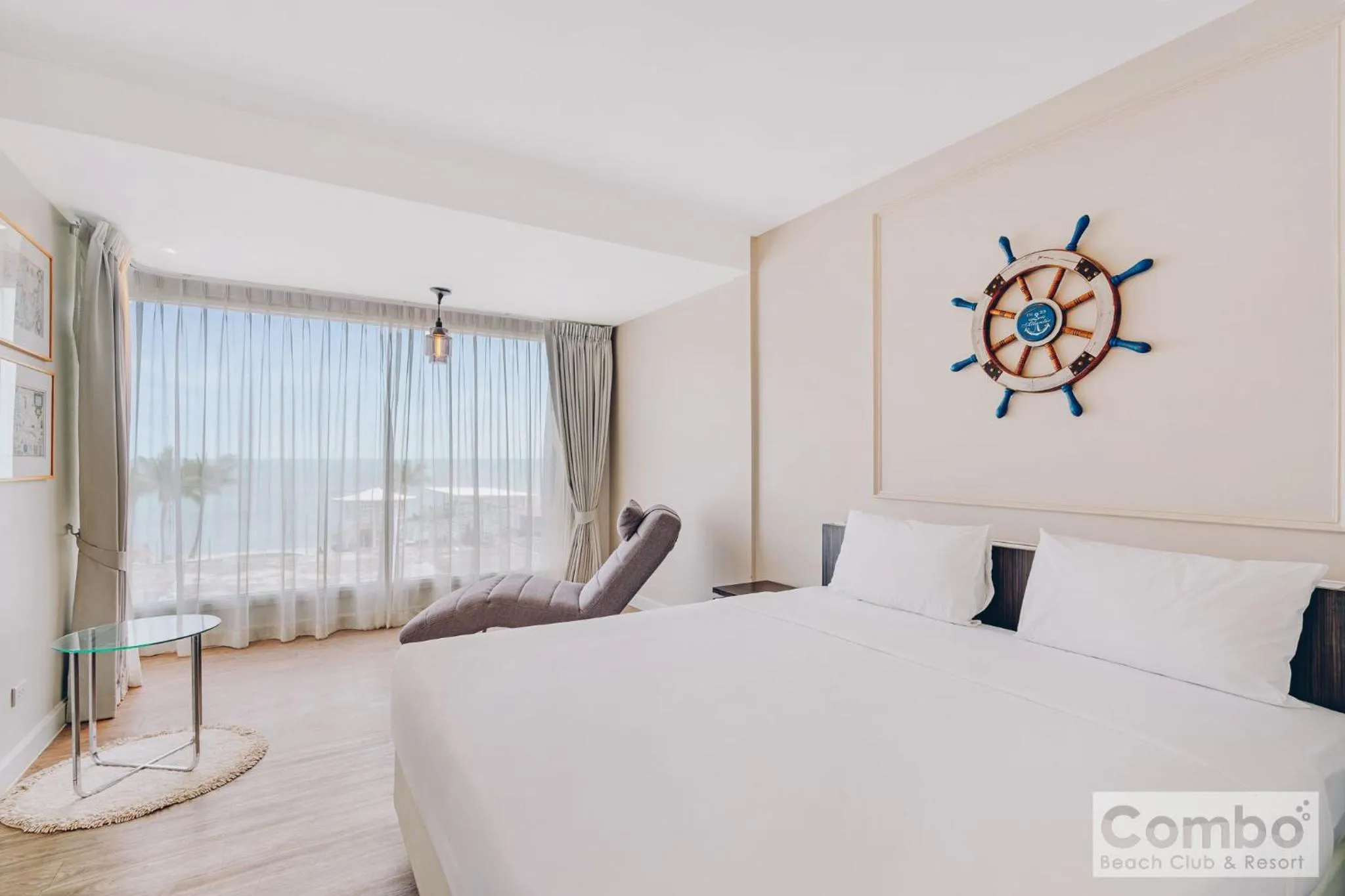 Grand Deluxe Suite in Combo Beach Hotel Samui