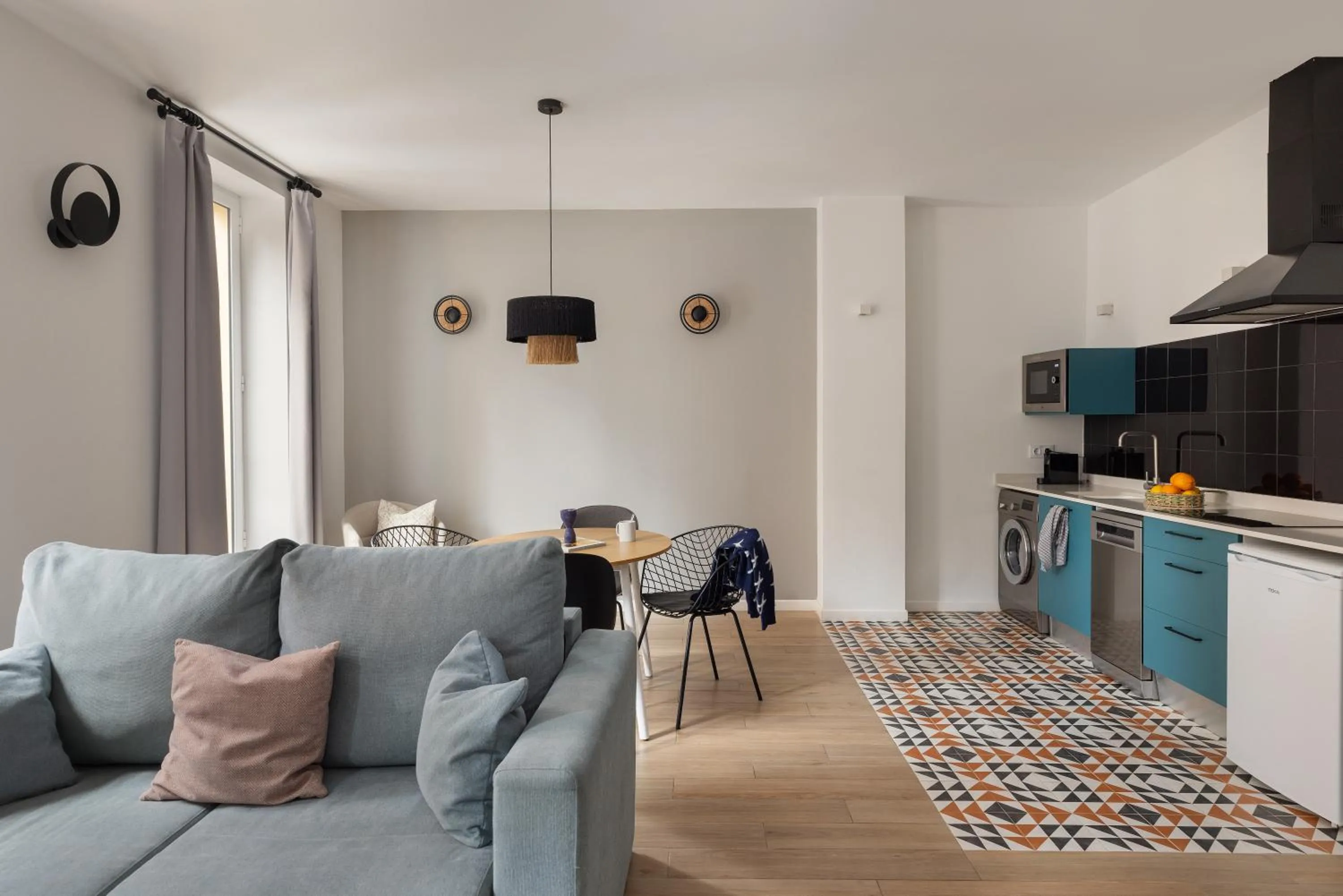 Two-Bedroom Apartment with Terrace in Líbere Valencia Abastos