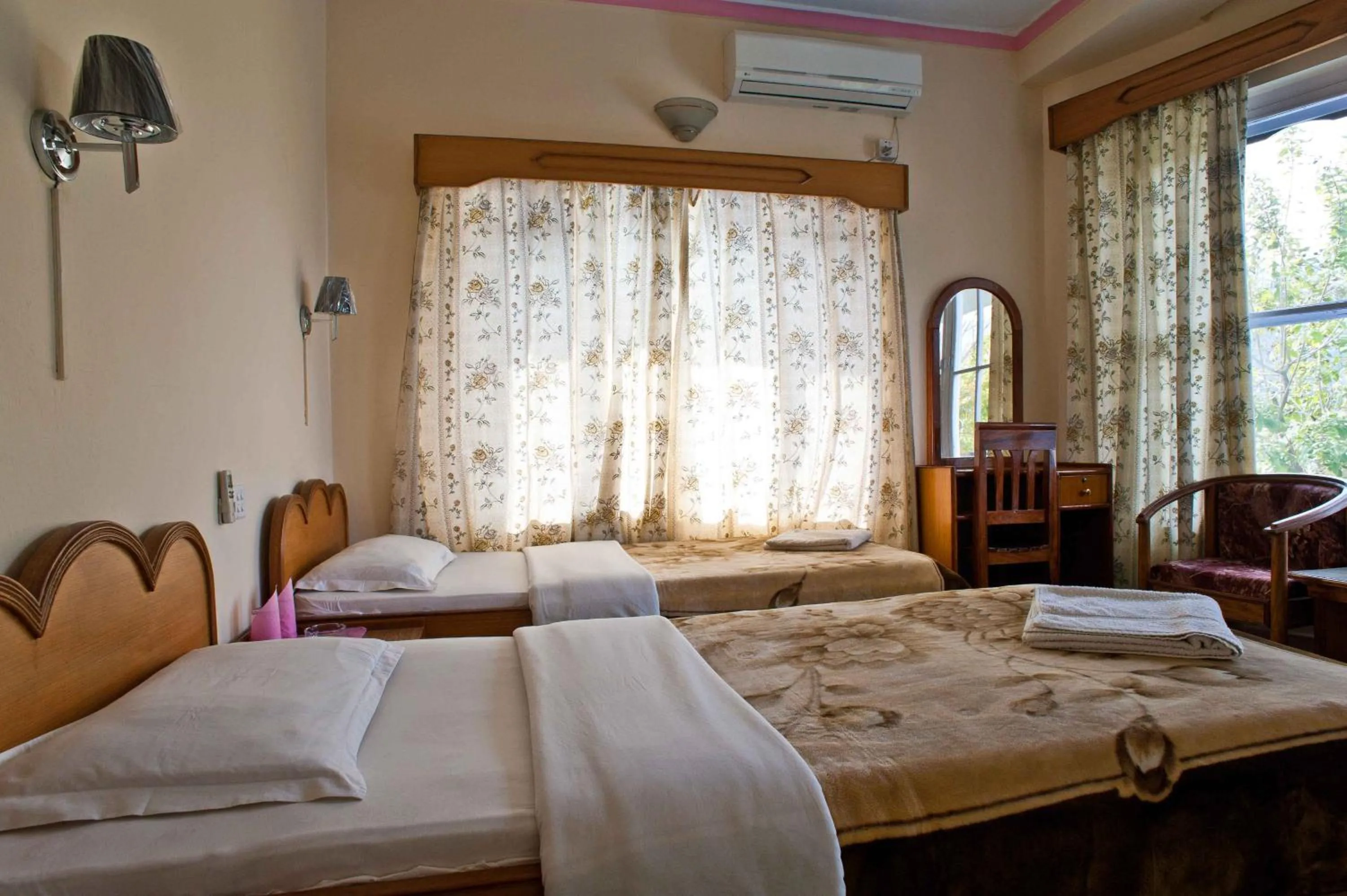 Standard Double or Twin Room with Fan in Green Tara Hotel