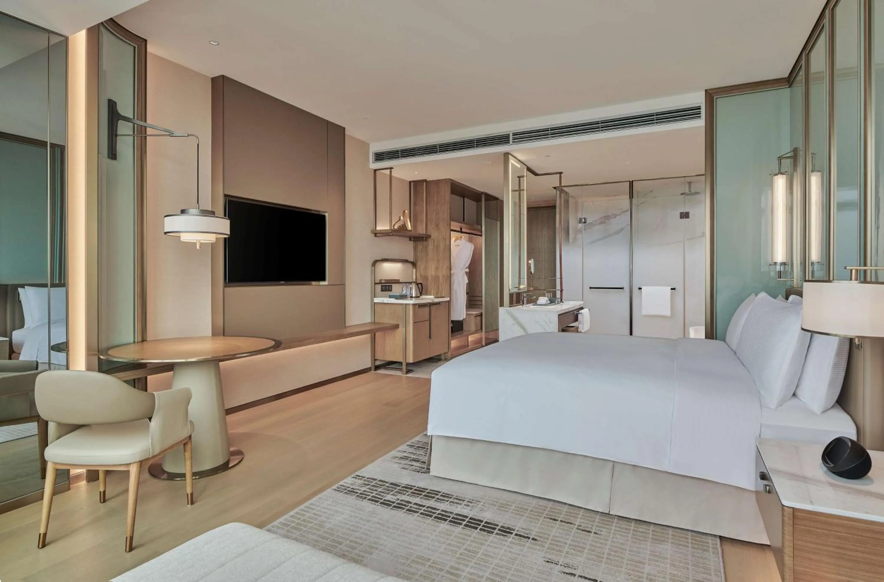 Deluxe King Room with River View in Hilton Changsha Riverside