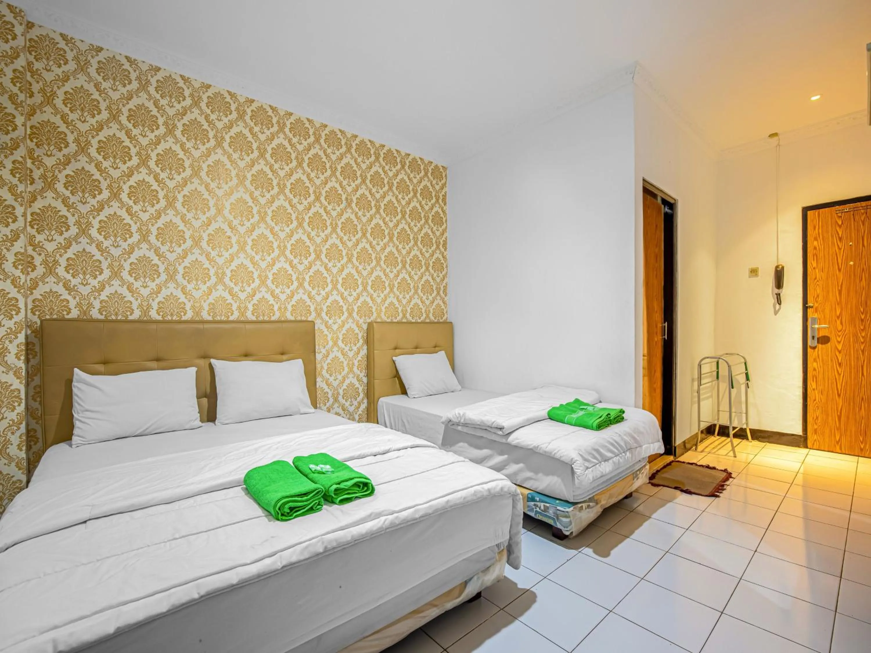 Triple Room in Hotel Cempaka Sari