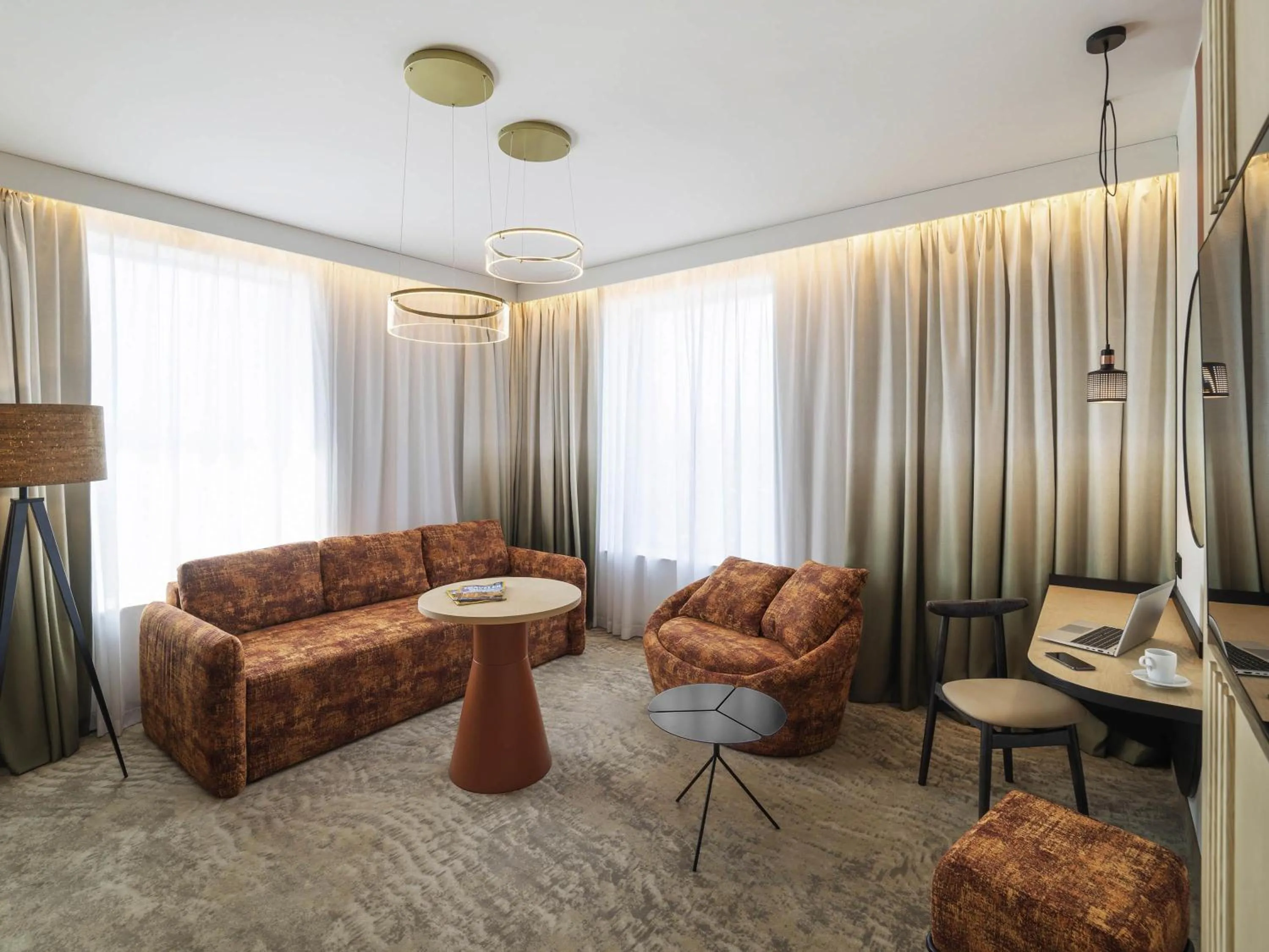 Junior Suite with One Double Bed and Sitting Area in Mercure Katowice Centrum