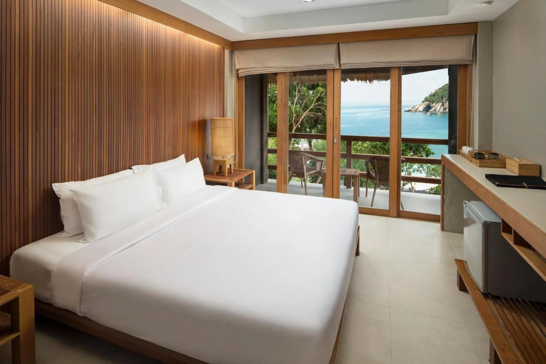 Sea Double Room with Balcony in Beach Club by Haadtien