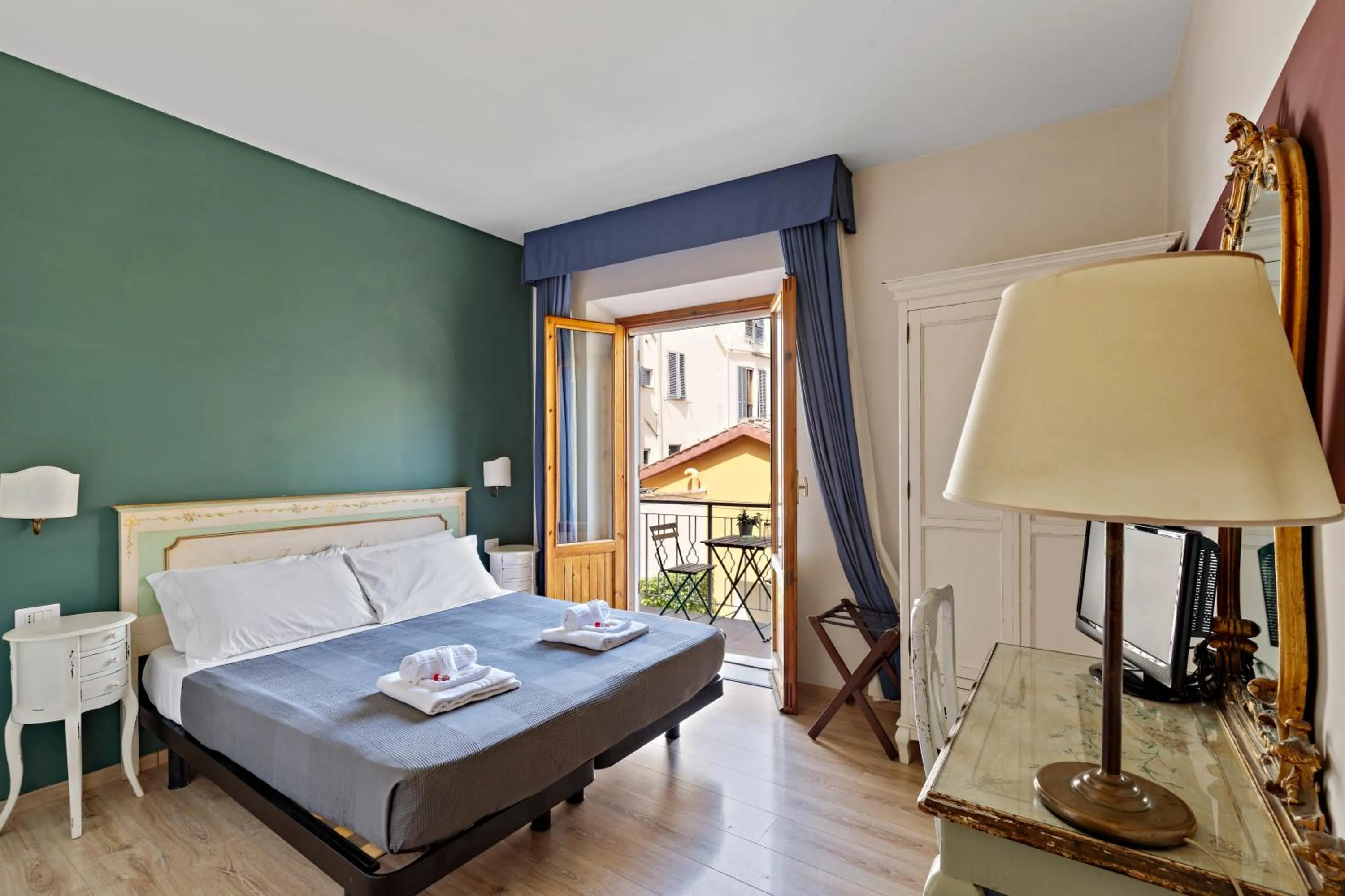 Double or Twin Room with Private Bathroom in Ostello Bello Firenze