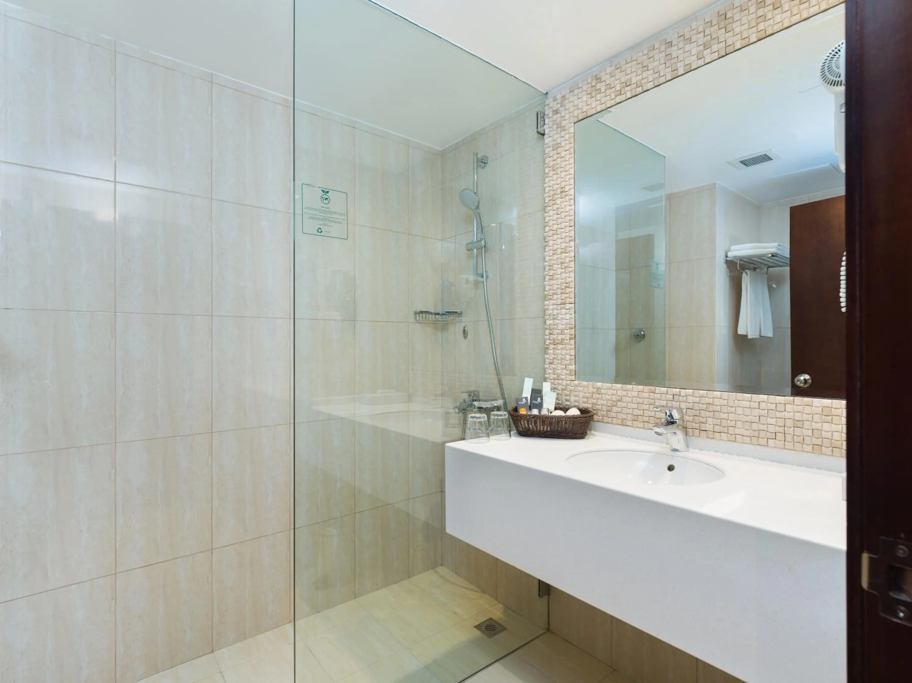 Classic Room in Al Falaj Hotel