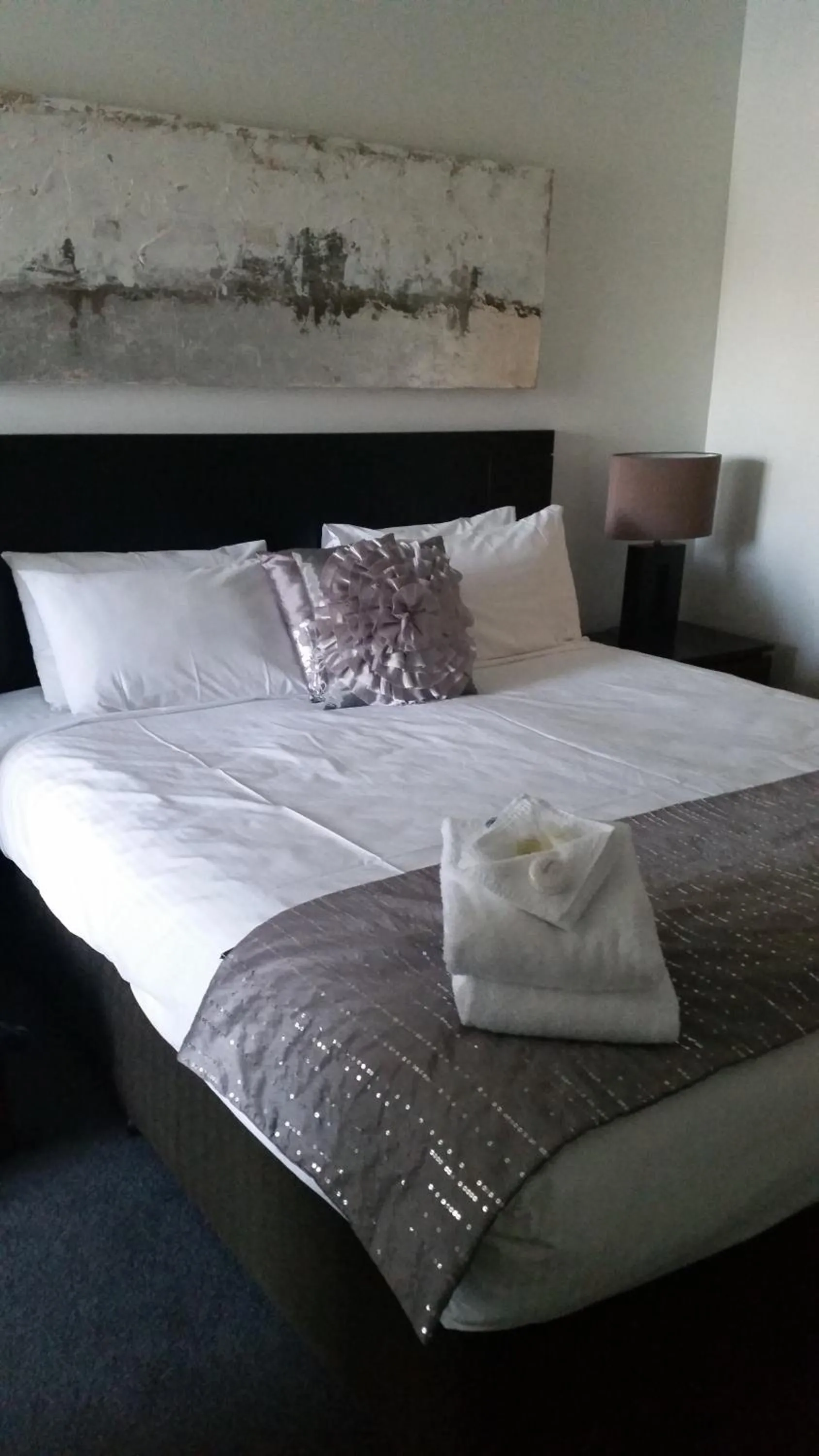 Superior One-Bedroom Suite in York's Boutique Motel