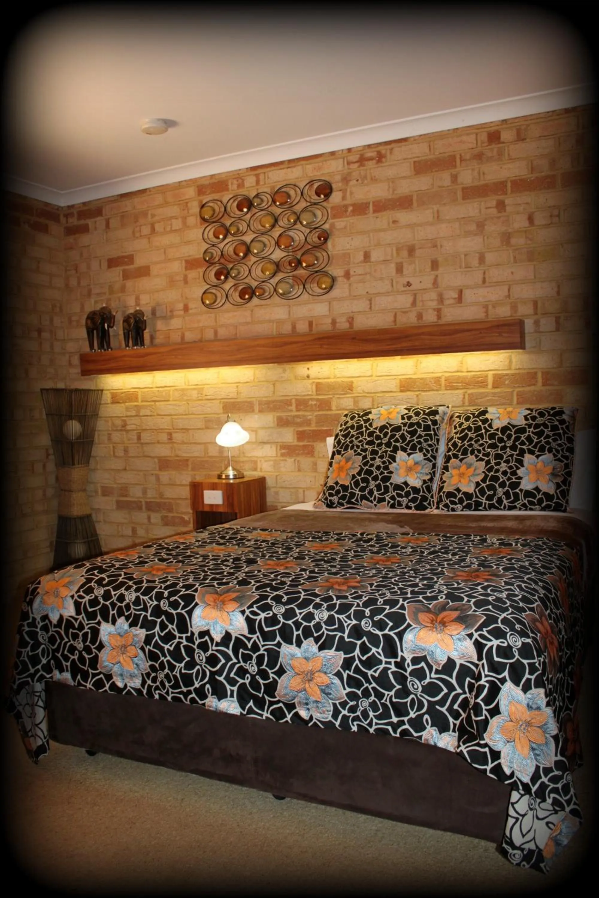 Executive Queen Suite in York's Boutique Motel