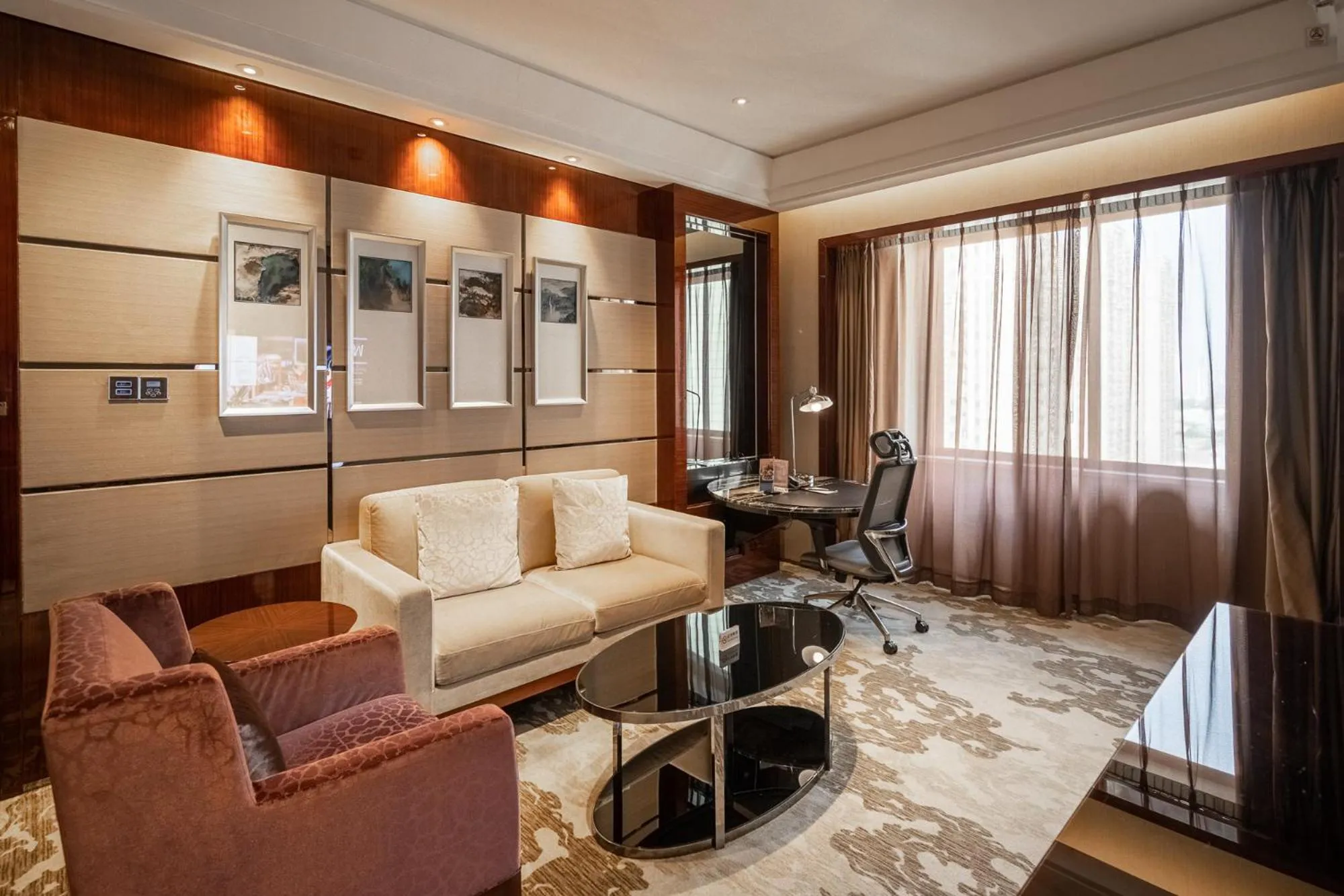 One-Bedroom King Suite - Lounge Access in Hilton Foshan