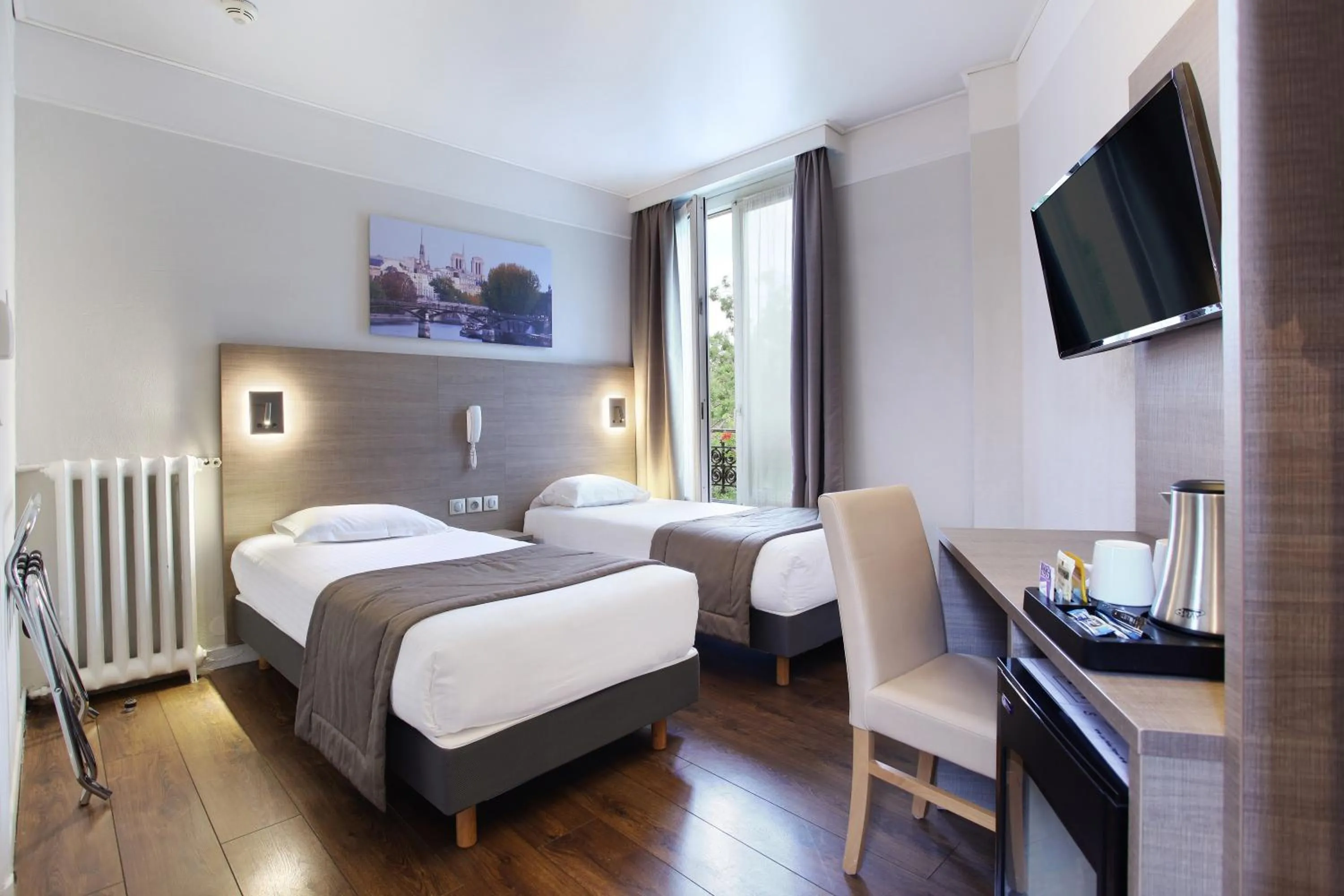Superior Twin Room in Hôtel LUX PICPUS