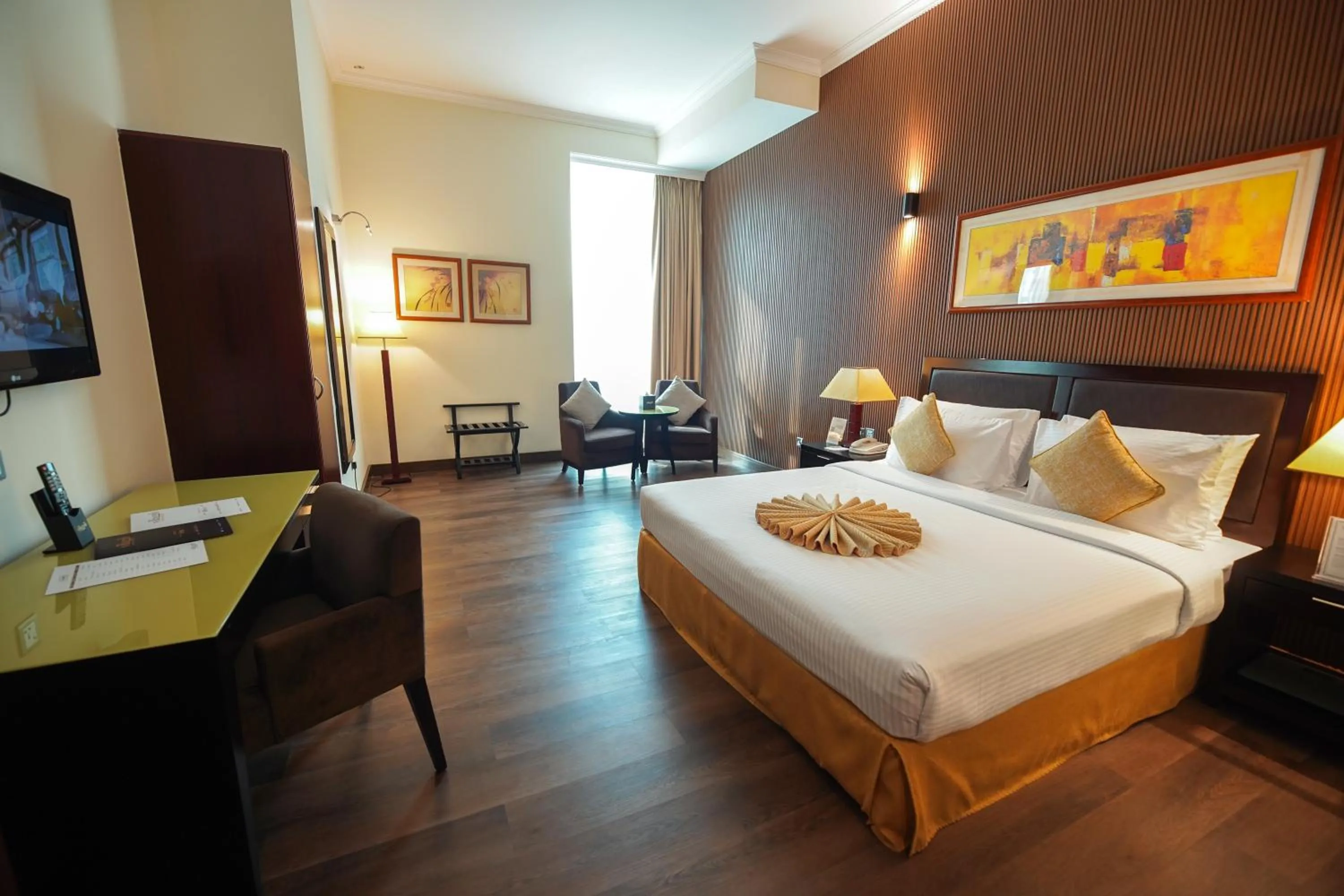 Deluxe King Room Smoking in Villaggio Hotel Abu Dhabi