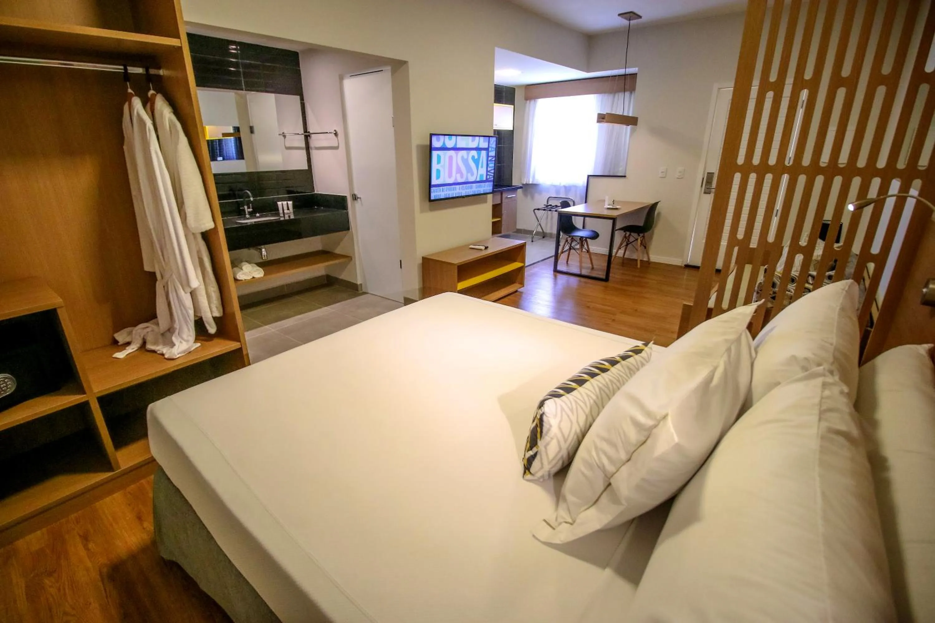 Apartment with One Queen Bed and One Trundle Bed in ibis Styles Bonito