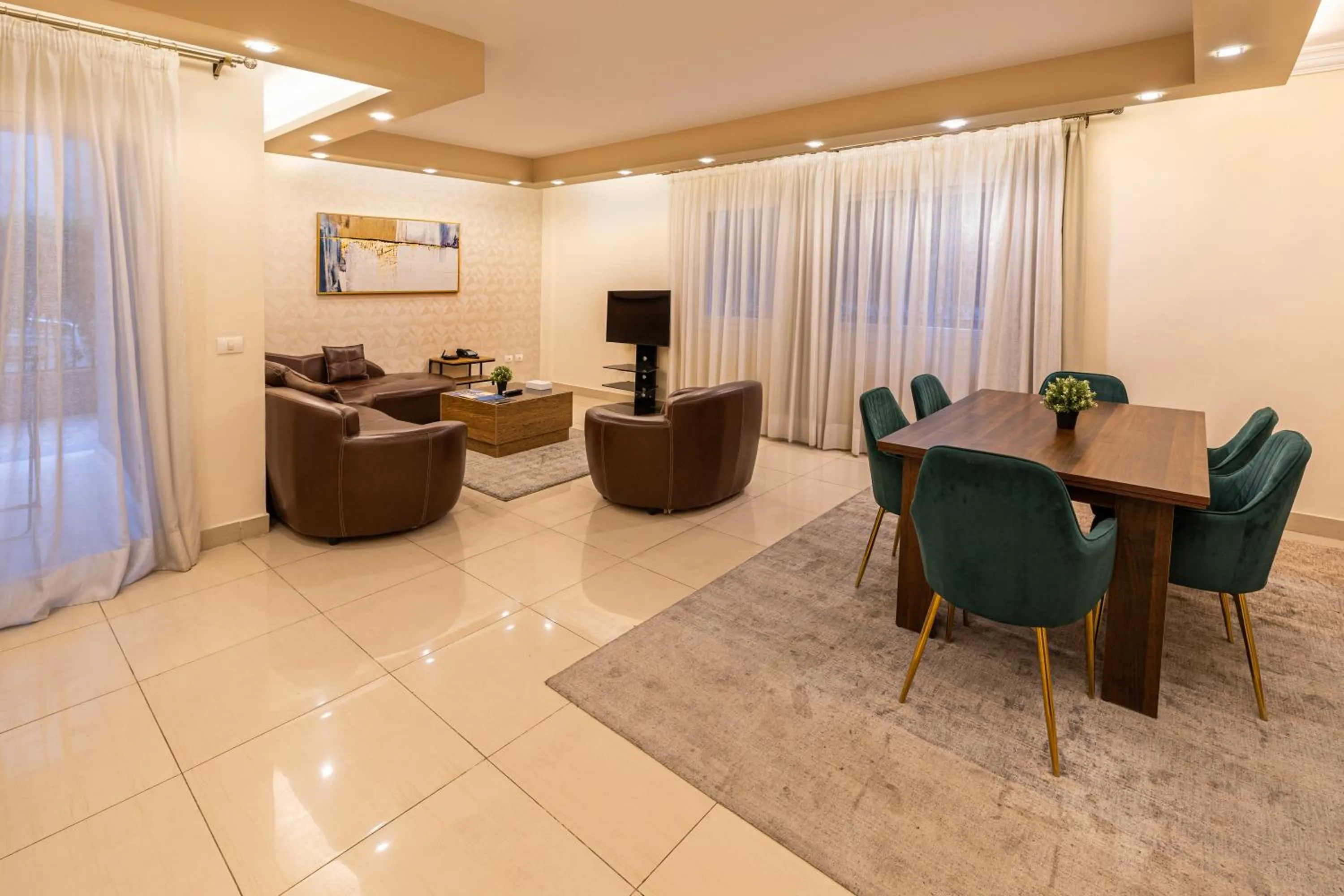 Three-Bedroom Apartment in Ocean Blue Studios