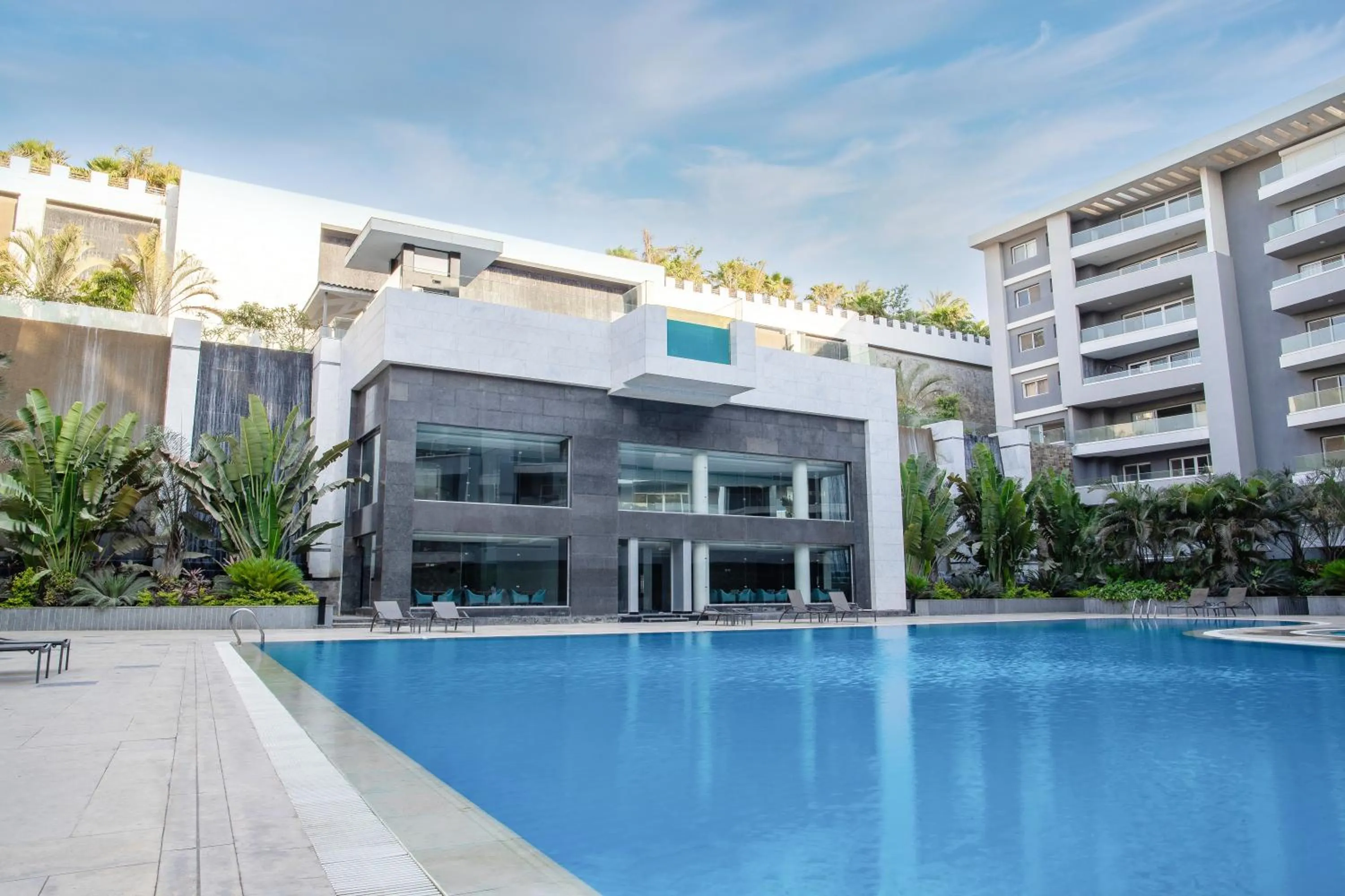 Three-Bedroom Superior Apartment in Ocean Blue Studios