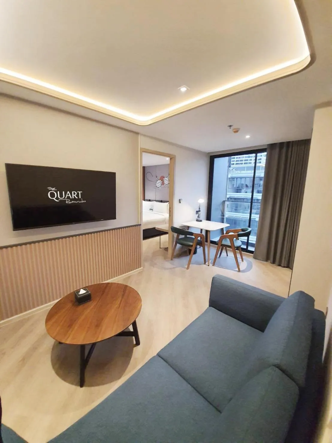 One-Bedroom Suite in The Quart Ruamrudee by UHG