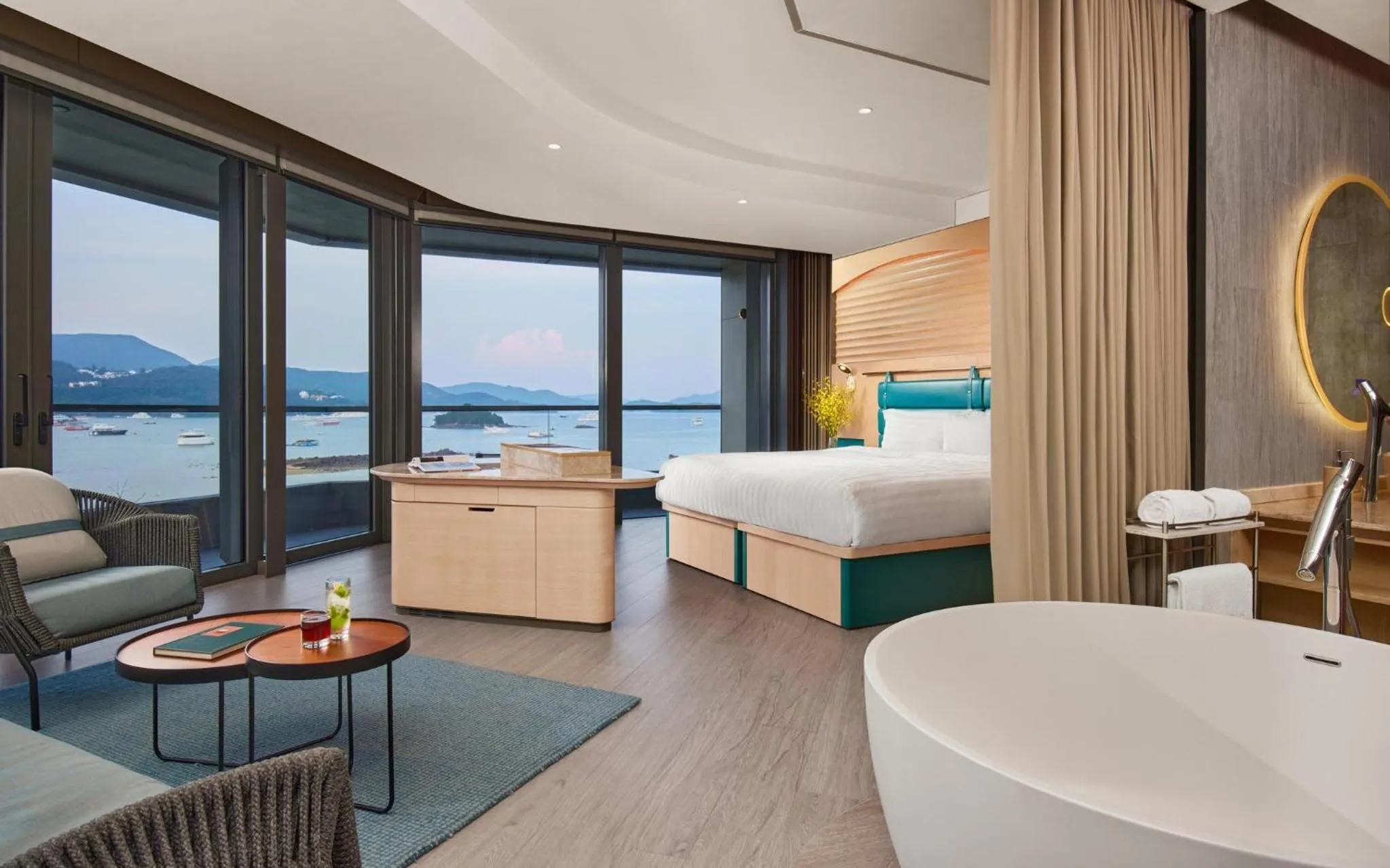 1 King Suite Sea View Balcony in WM Hotel Hong Kong, Vignette Collection