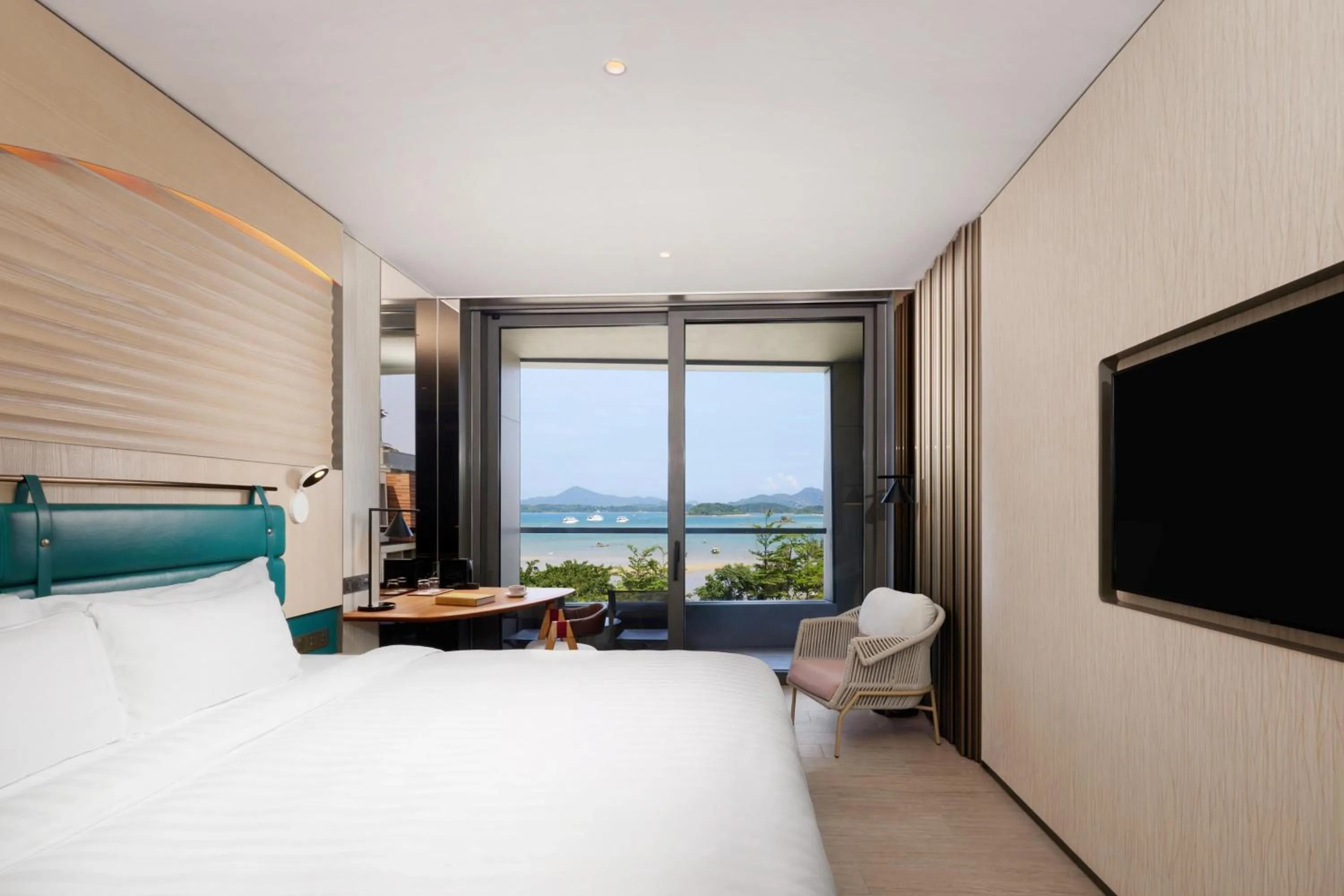 King Room with Balcony and Walk In Shower - Sea View in WM Hotel Hong Kong, Vignette Collection