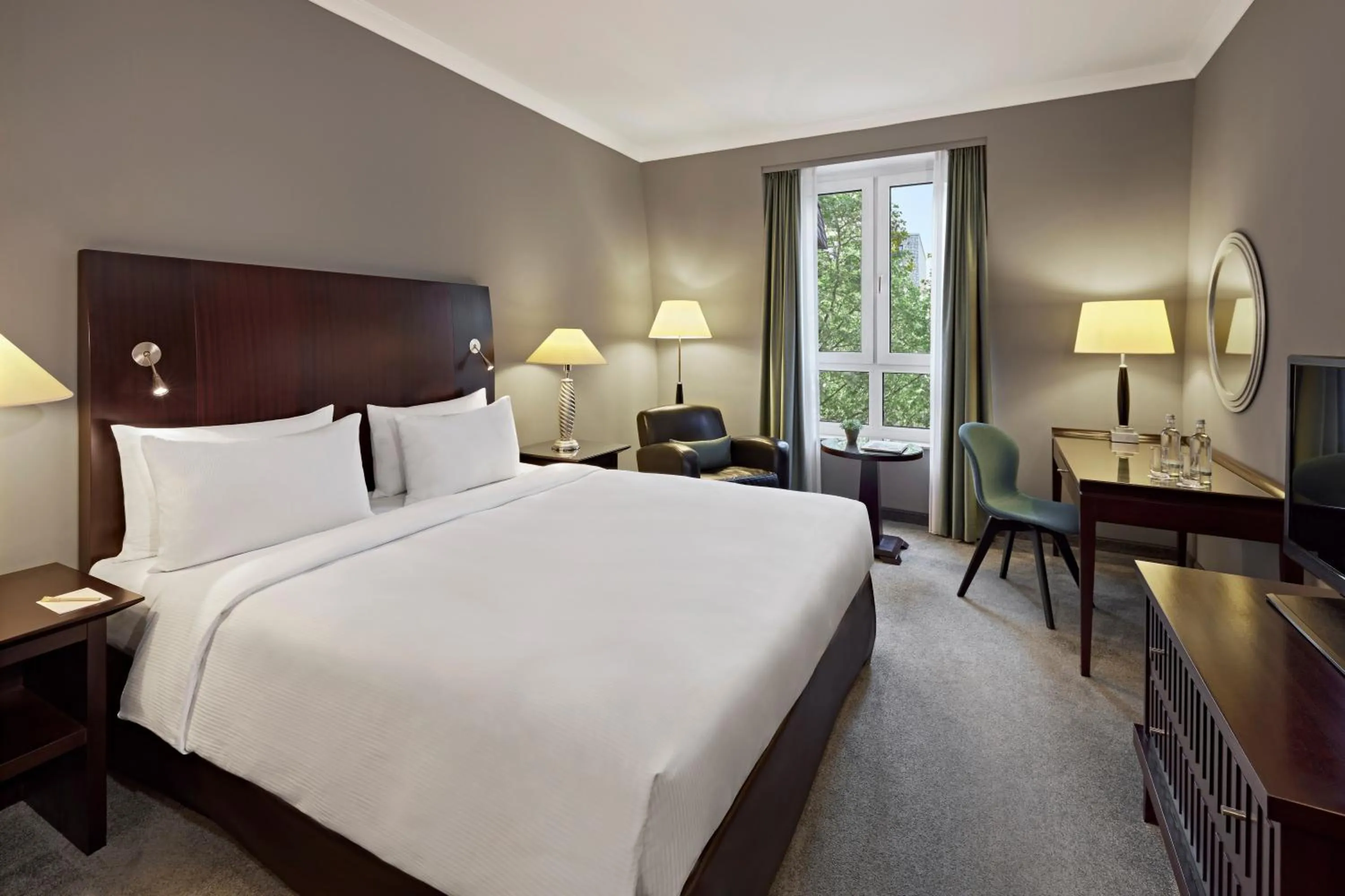King Room in Lindner Hotel Cologne City Plaza, part of JdV by Hyatt