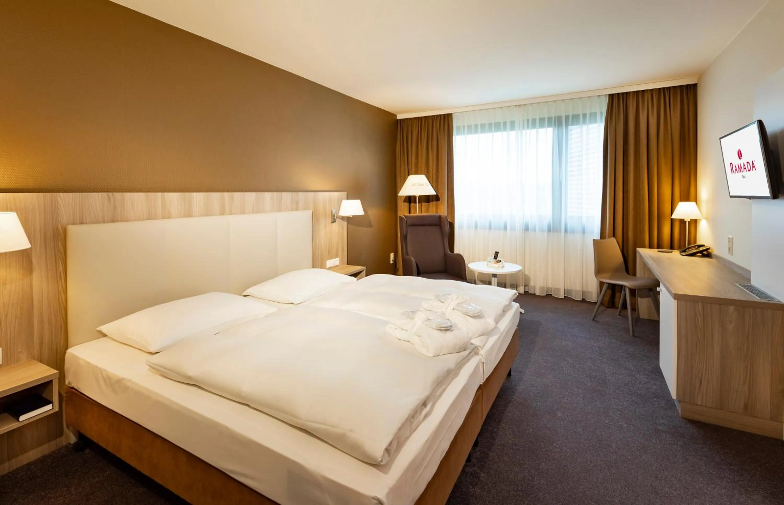 King Suite in Hotel Ramada by Wyndham Graz
